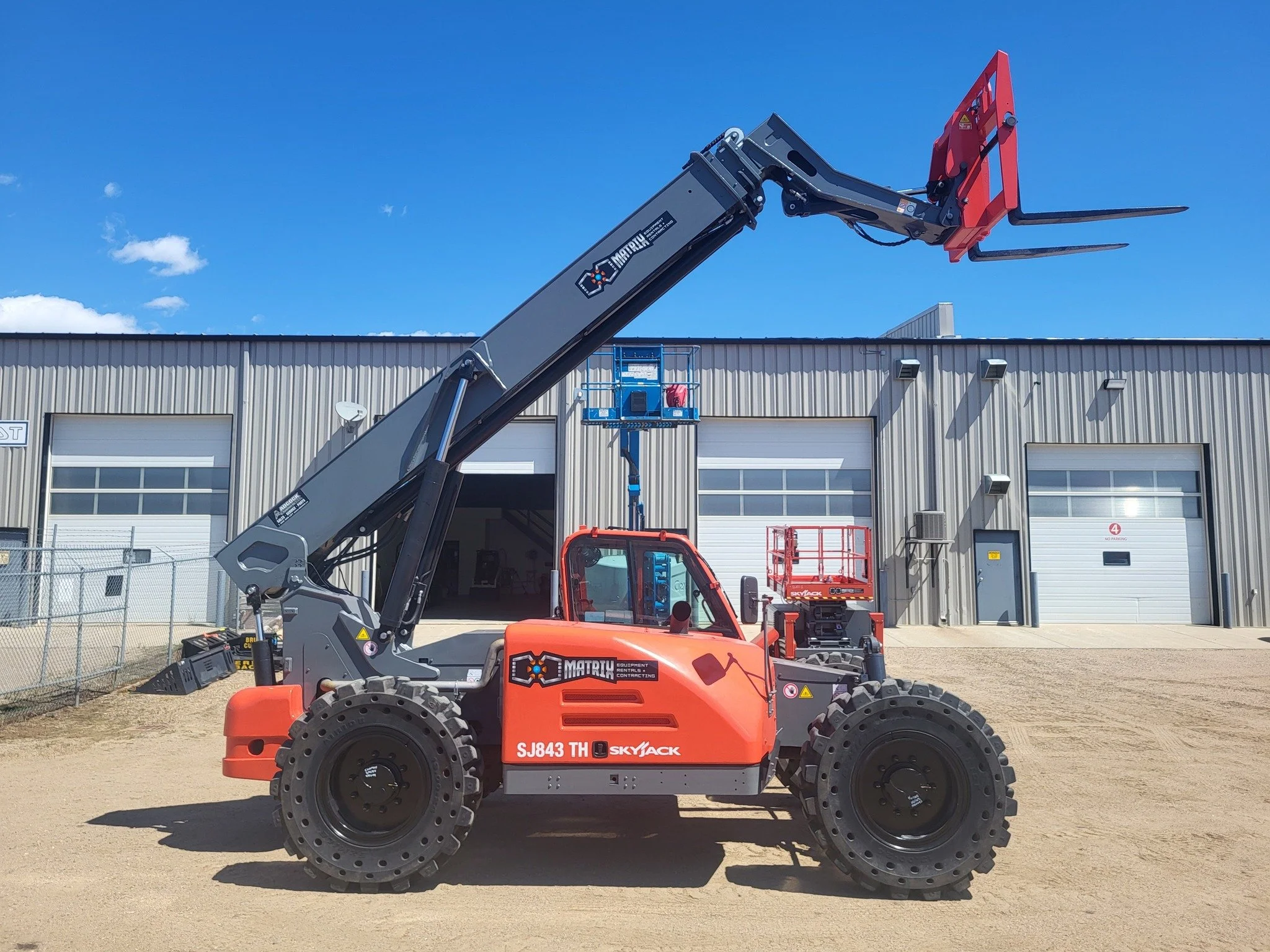 We've added a telehandler to our rental fleet! This unit is a SKYJACK SJ843 TH with an 8,000 lb max lift capacity and a maximum lift height of 43'. 4-wheel drive with (3) steering modes, this unit can surely make your projects go a lot easier. Let us