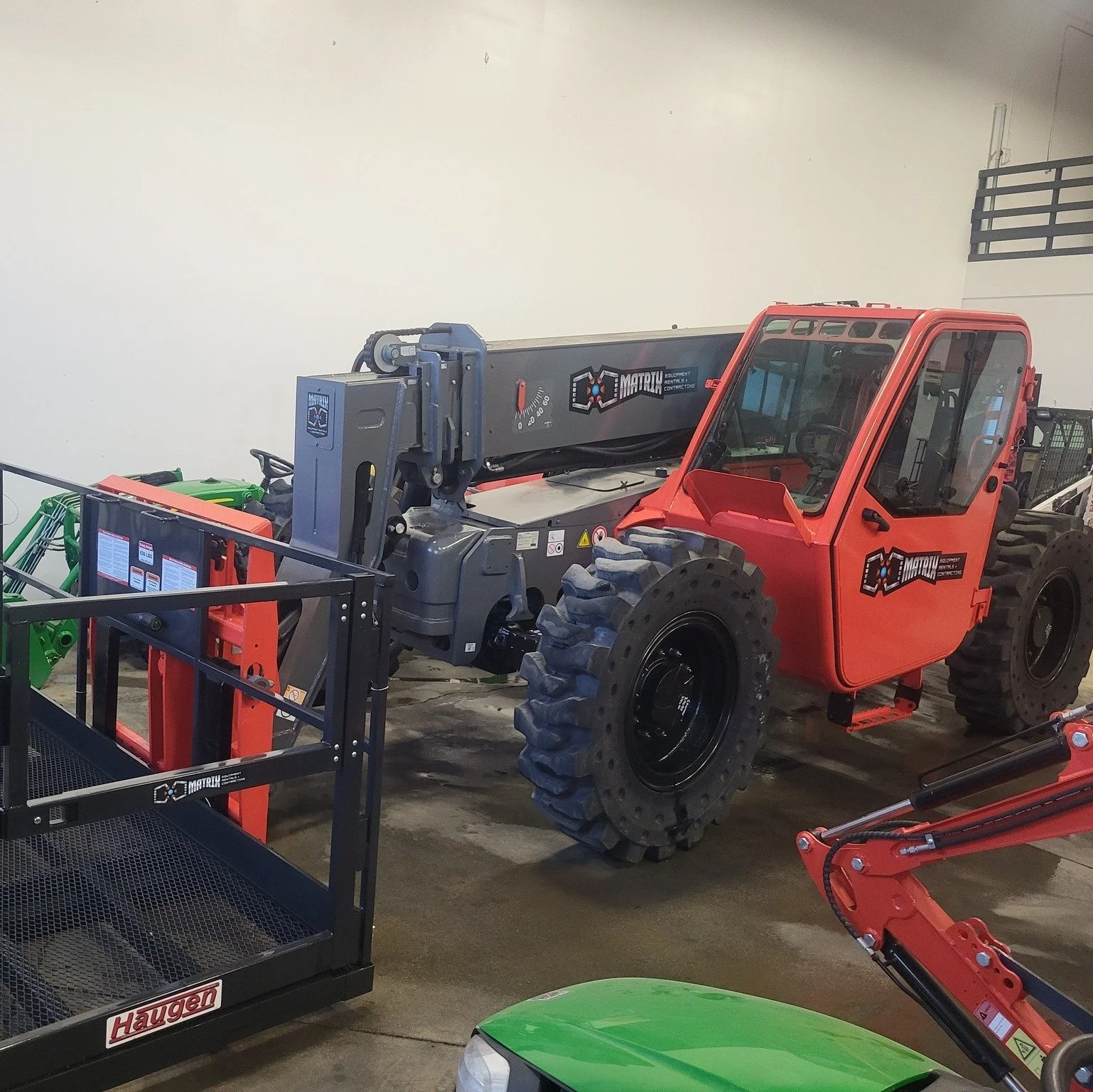 This important piece of our rental fleet just came home for a service and inspection. In a few short hours, it will be ready for your next project! Call 780-875-9350 to book it today!
 #equipmentrentals #rentals #lloydminster #telehandler #telehandle