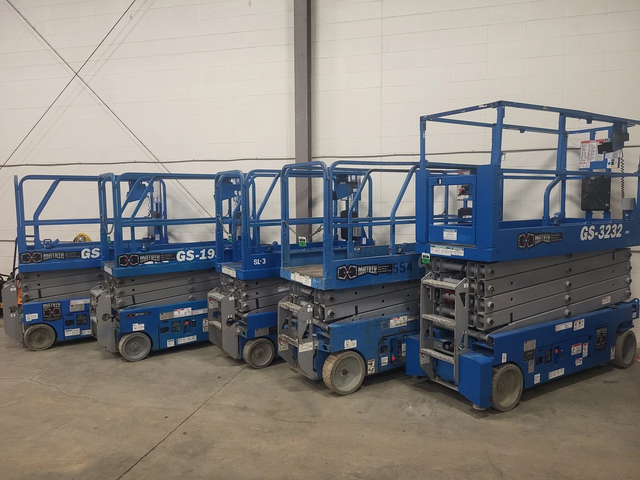 Need a lift? A scissor lift that is! We have a wide variety of slab scissor lifts for your next project. 19', 20' and 32' platform heights are available. We also offer delivery and pick-up to make your life a little easier; if you've ever loaded one 