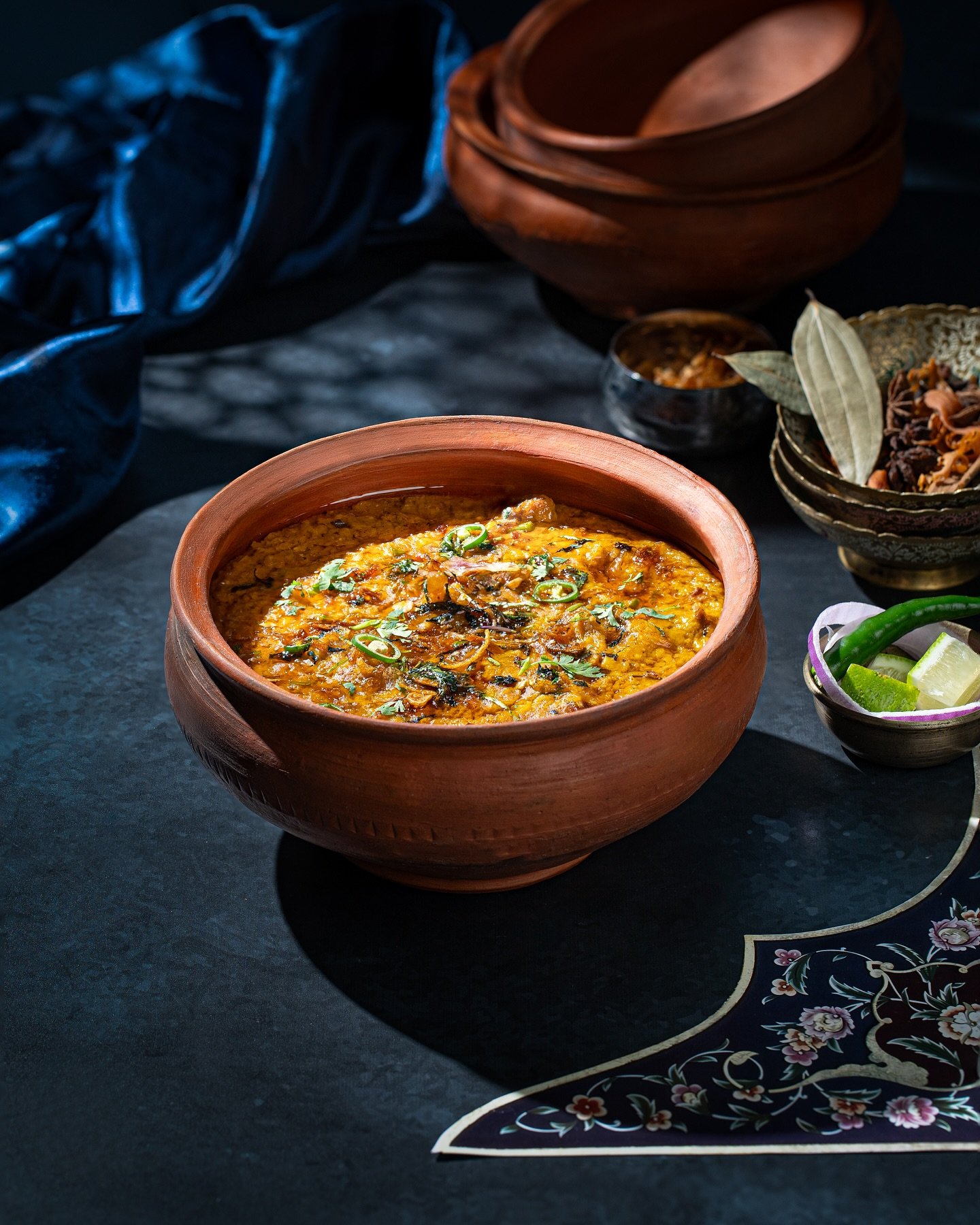 From Moments to Masterpieces &mdash; I Capture Your Story Through My Lens!

Hi, I&rsquo;m Showmo &mdash; Photographer, Filmmaker &amp; Post-Production Artist. 📸 I capture, craft, and color your moments to tell unforgettable visual stories.

🌟 What 