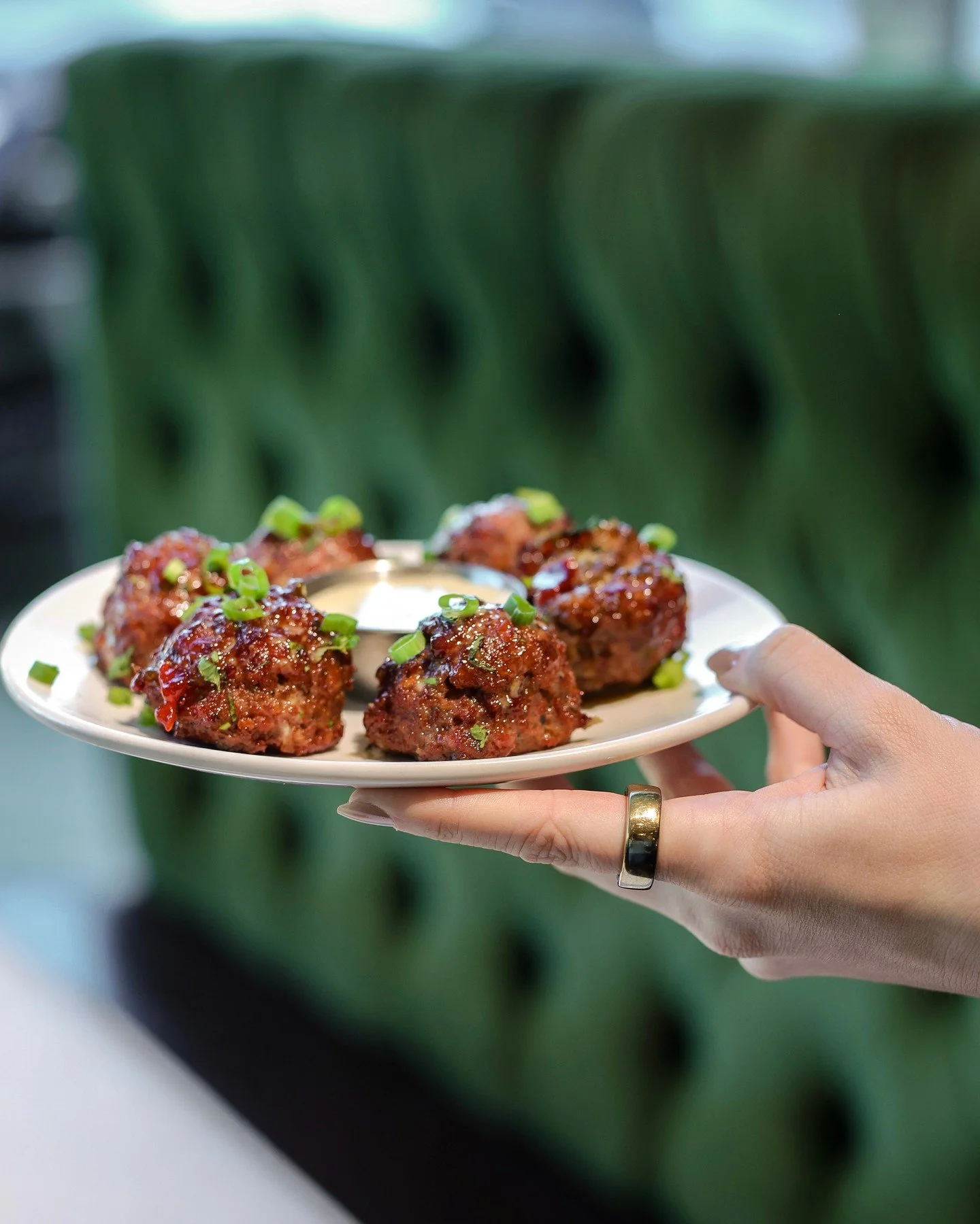 Experience the best: The Reserve offers exceptional, hand-crafted catering by Marty B to make your event truly amazing.✨
Rentals: @toptiereventrentals
Florals: @jg_floral_design