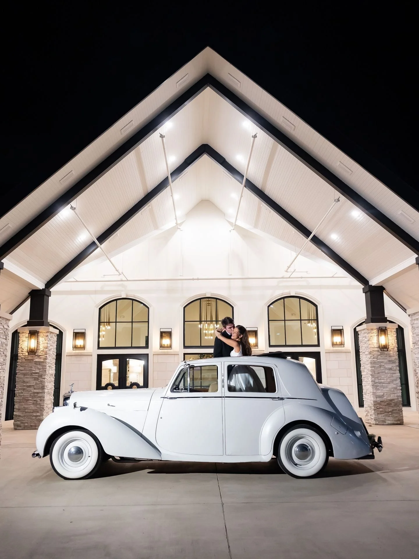 This is your sign to book the getaway car! 🙌@dfwvintagecars ✨💍

Photographer: @bradenharrisphotography