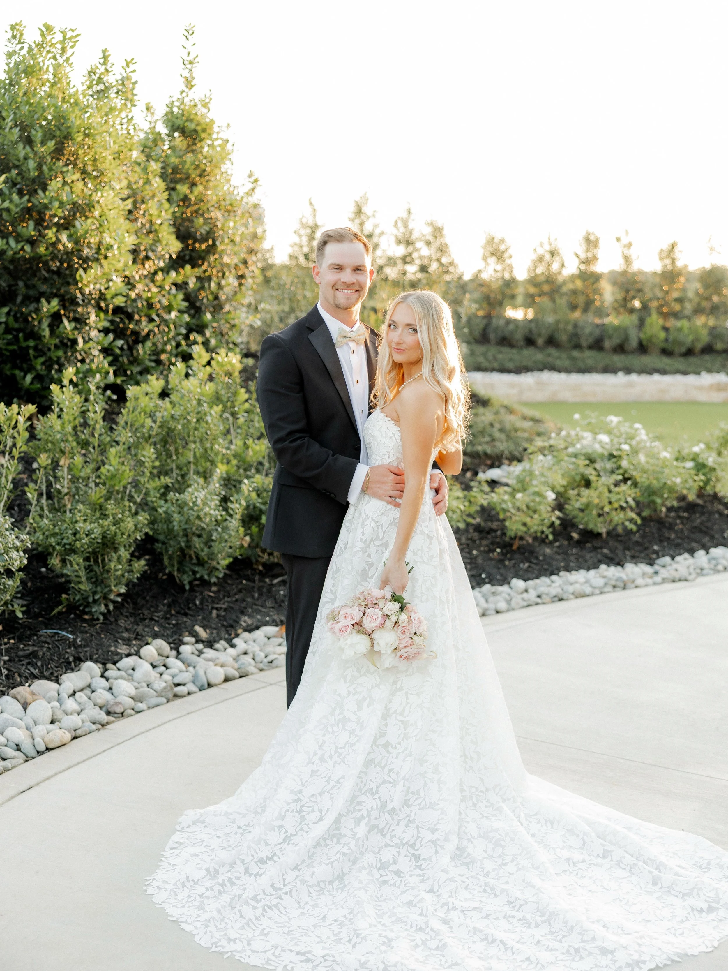 Congratulations to the Modisetts! 👰&zwj;♀️🤵&zwj;♂️

Venue// @thereservetex 
Planner// @cm.promotions @karissa__sander
Photo// @aidan.e.photography
Venue// @thereservetex
HMUA// @glambymacie
Florals// @olivegrovedesign
Rentals// @bigdpartyrentals
Vi