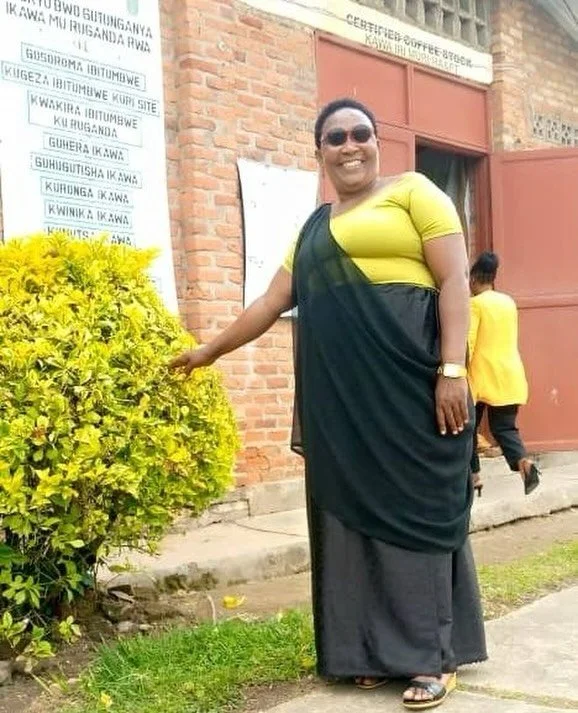 Here's Jean d'Arc MUKASA KWEKWE, the leader of the Agaseke women's group, members of Kopakaki Dutegure Cooperative @kopakakidutegure located in Karongi District, Western Province on the shore of Kivu Lake 🇷🇼⁠
⁠
Kopakaki is deeply committed to ensur