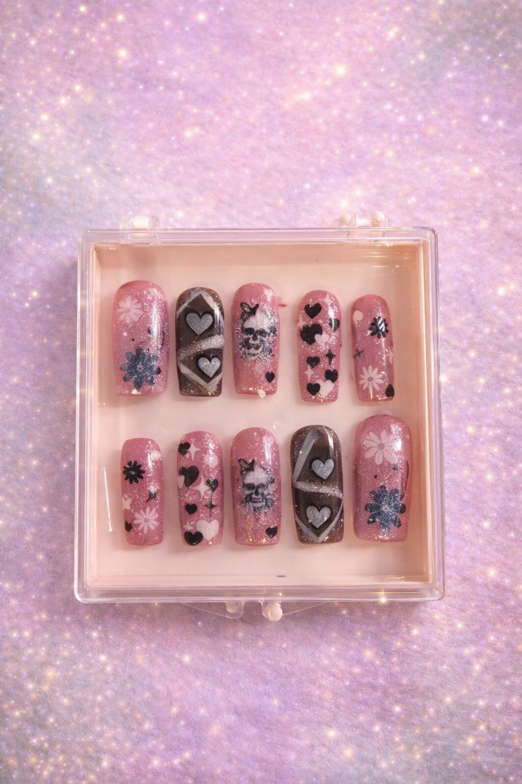 Hearts, Daisies N' Skulls