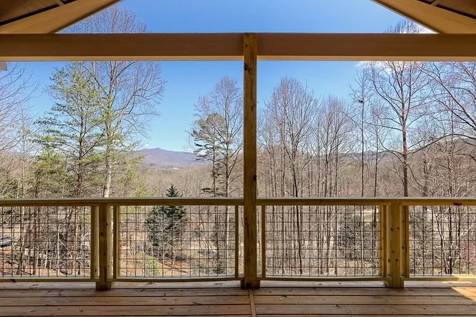 We love a well priced Mountain Retreat 🌄

Check out these breathtaking Hiawassee views in a brand-new build. 

📍 1378 Summit Trail, Hiawassee, GA 30546

💰 List Price: $485,900

This thoughtfully designed home features 2 bedrooms, 2.5 baths, and a 