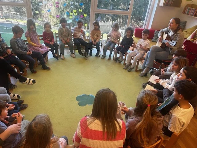 “Große lesen Kleinen vor” - Besuch im Kindergarten Kainbach bei Graz