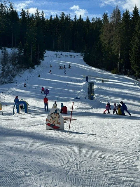 Schikurs der VS Hönigtal mit der Schneeschule Klinger