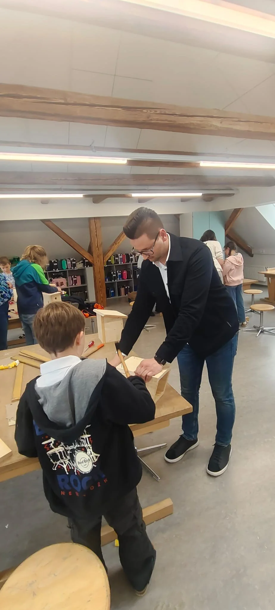 Bürgermeister Hitl_Nistkästen_2.jpg