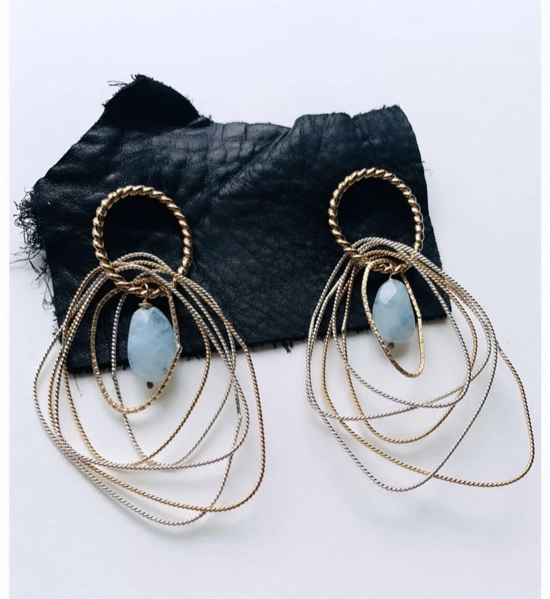 Aquamarine and gold loopy earrings with twisted ropes