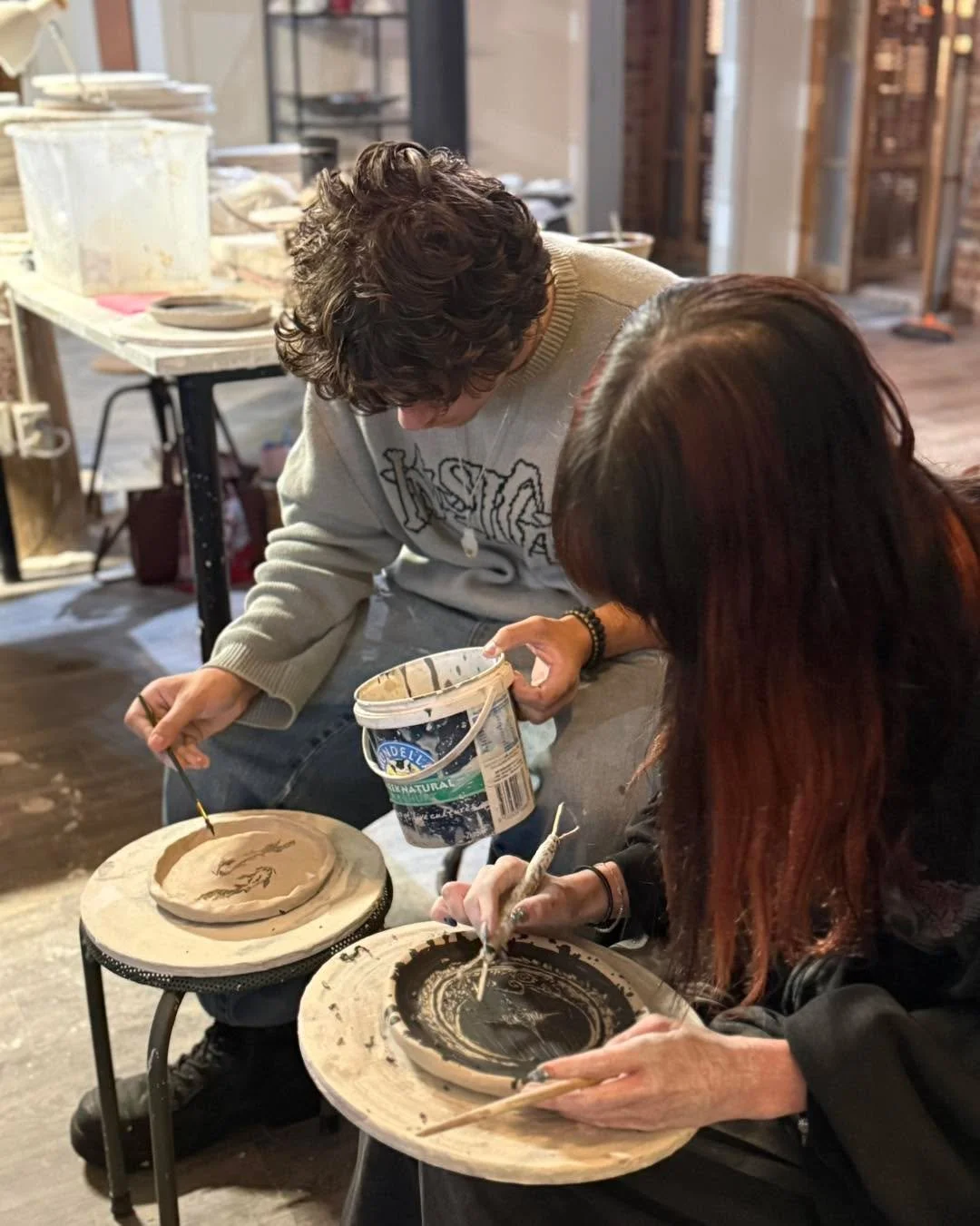 I treated myself and the (adult) kids to a day of creativity, yummy snacks and chai (the perfect combination) We attended a Sgraffito class at @old.stables.pottery.gallery run by @balingup_academy and had so much fun together!

Now comes the hard par