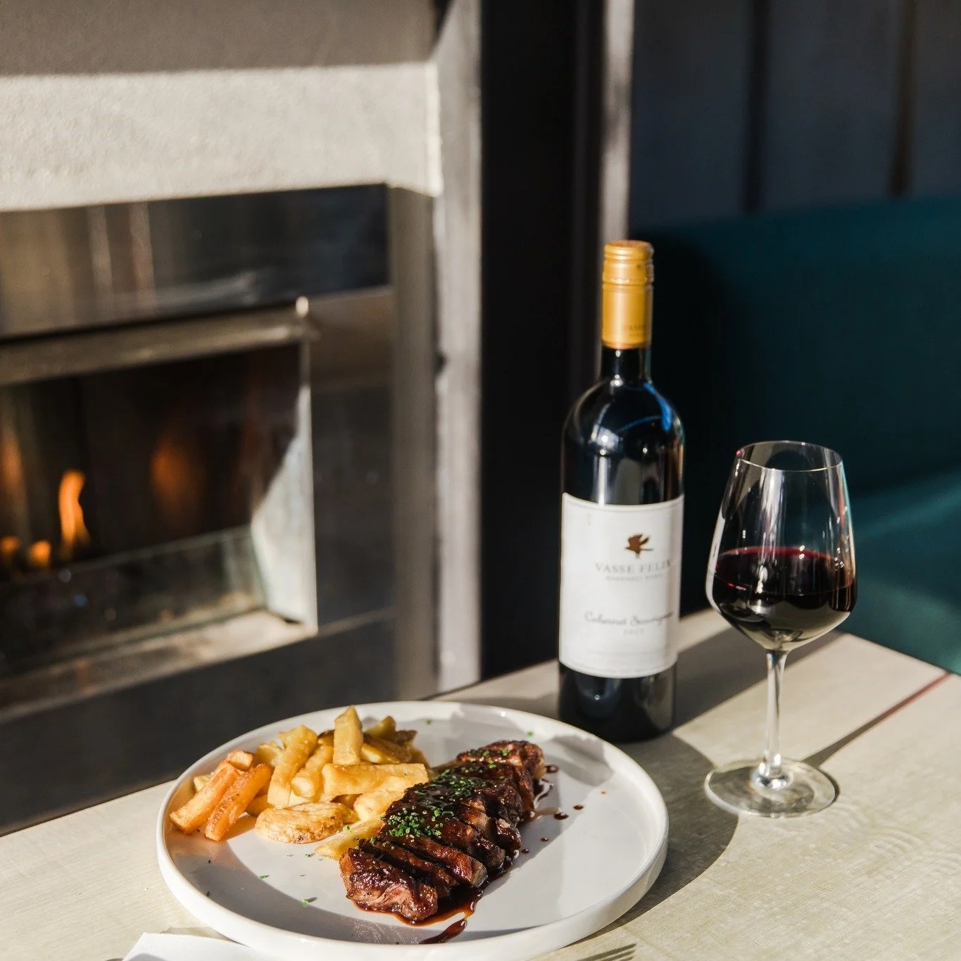 Father&rsquo;s Day is this Sunday &mdash; and spots are filling fast.

We&rsquo;re serving up our signature roast pork from 3pm (bookings essential for the roast &mdash; it goes quick).

Prefer something off the grill? Our  @maparinz steaks are ready