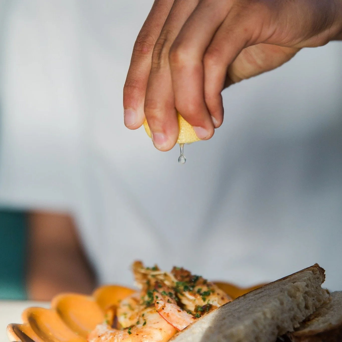 Grilled prawns
Fermented chilli
Lemon