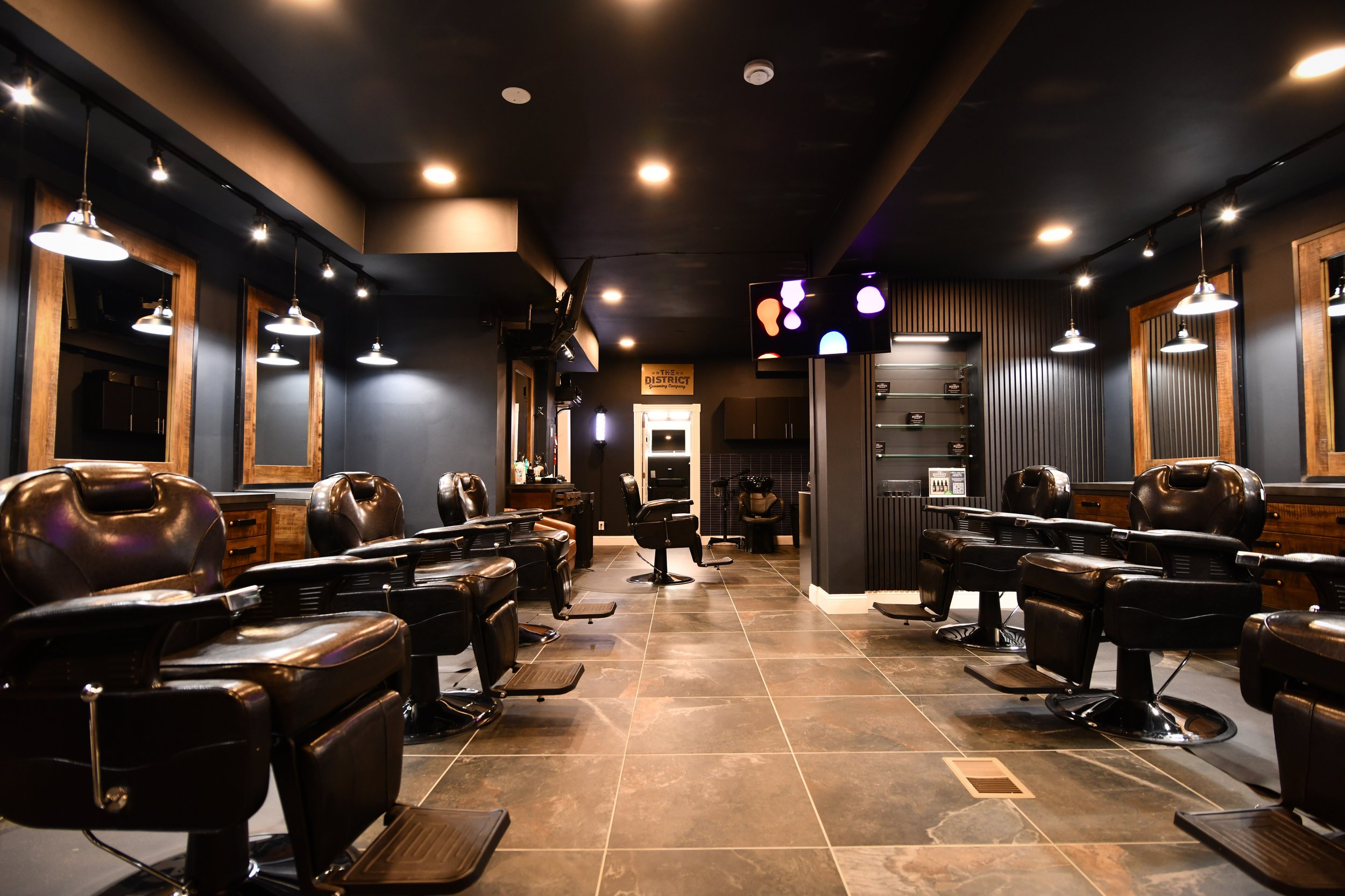 Experience the perfect blend of cutting-edge amenities and classic service in
a relaxing space crafted just for you