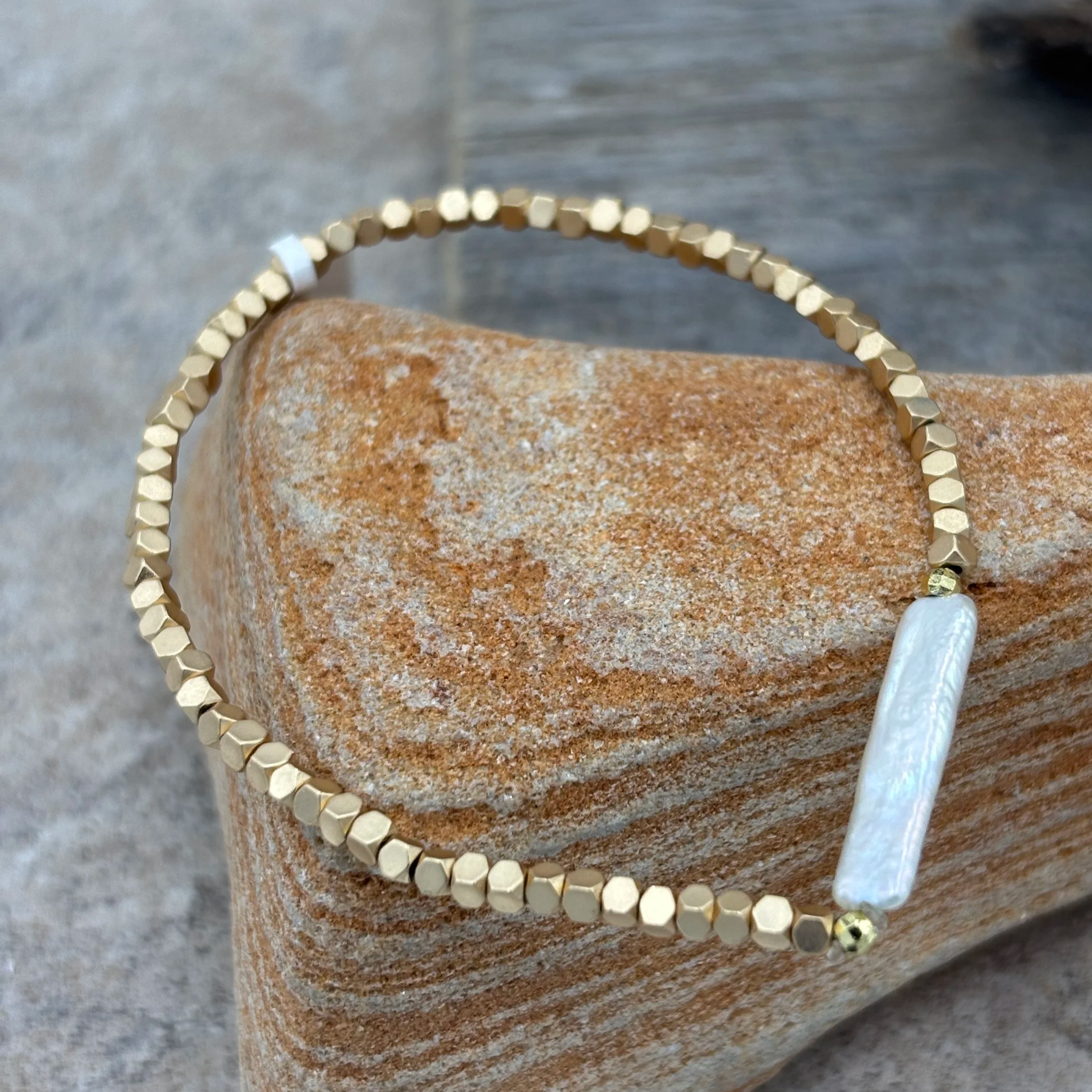 'Lustre' Freshwater Pearl and Hematite Bracelet