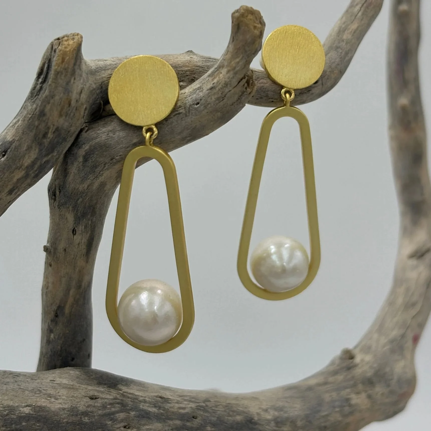 'Luna Drop' Freshwater Pearl Earrings