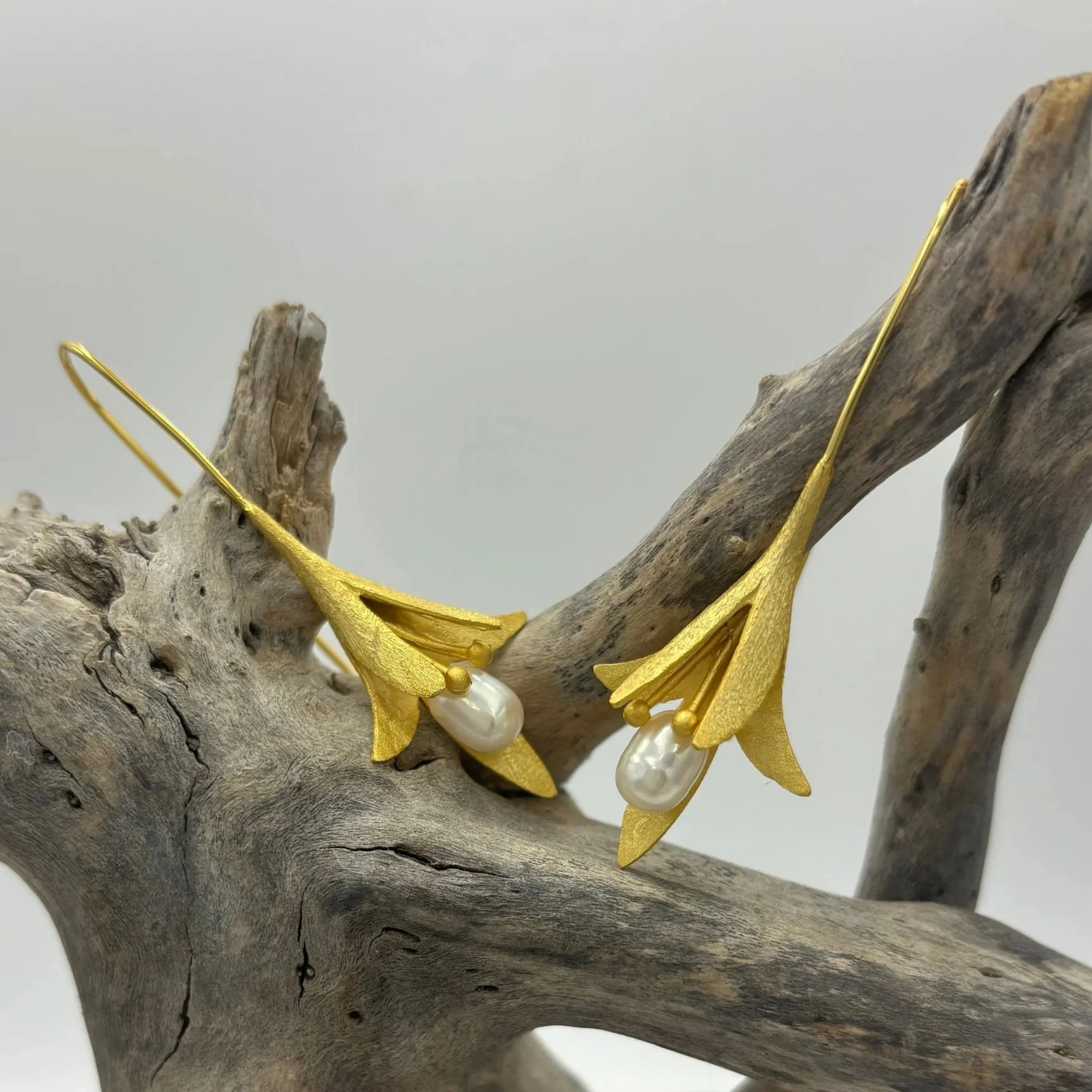 'Lily' Freshwater Pearl Earrings