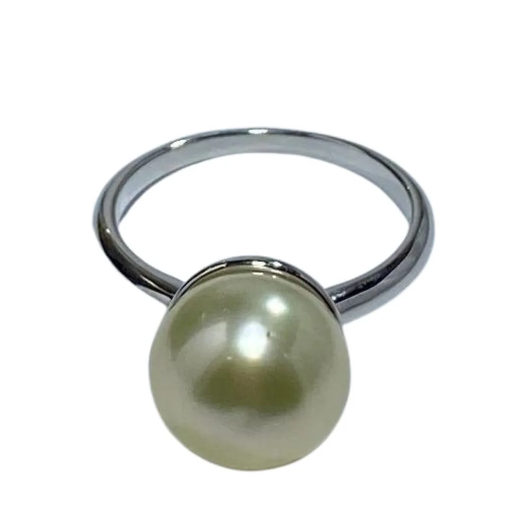 ‘Gaynor’ Australian South Sea Pearl ring