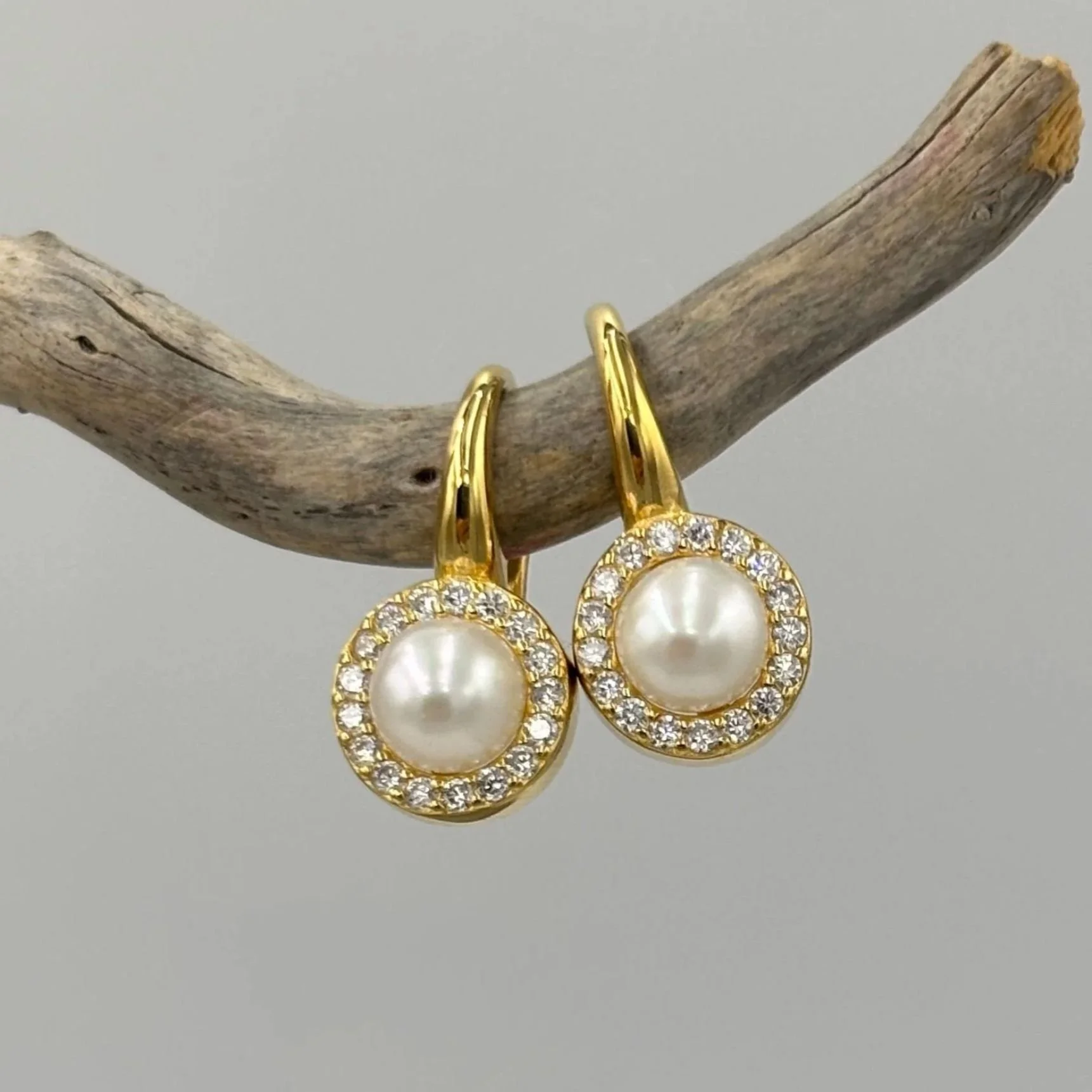 'Grace' Gold Hook Freshwater pearl earrings