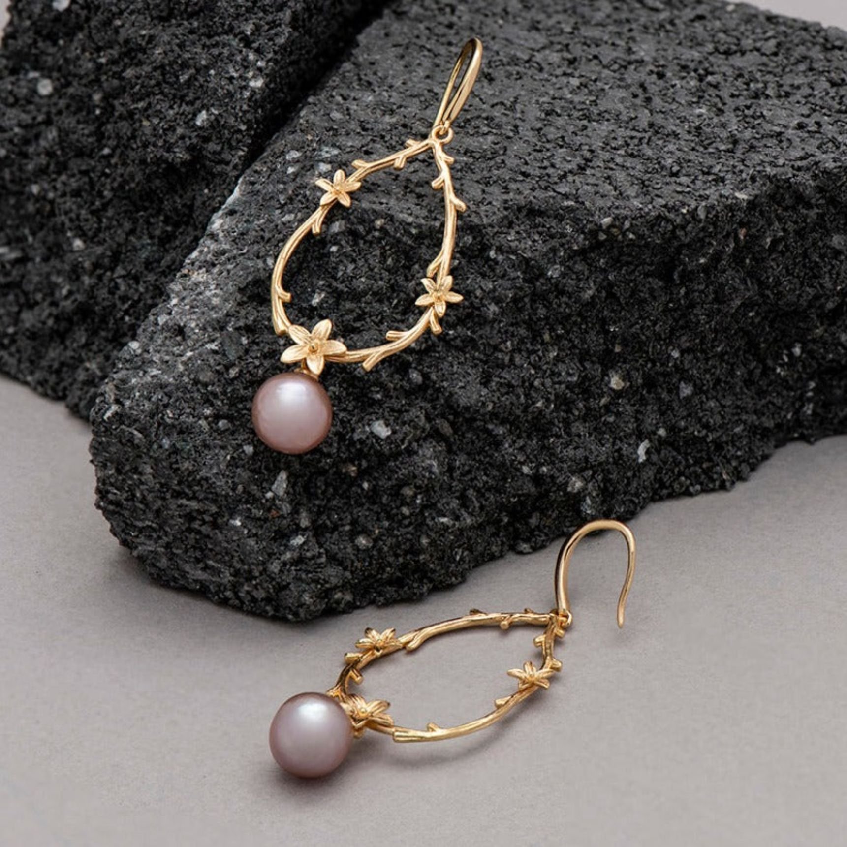 'Botanica' Freshwater Pearl Earrings