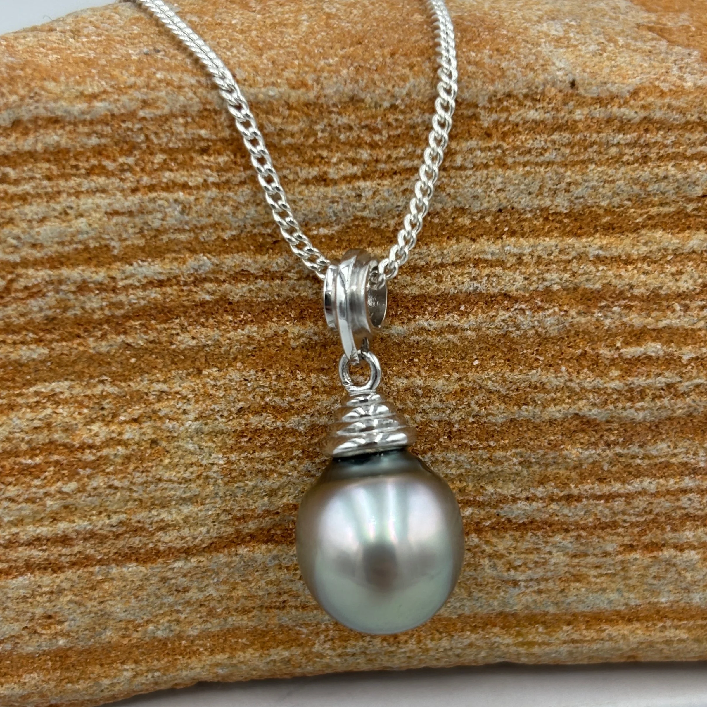 'Fillian' Fijian South Sea pearl pendant