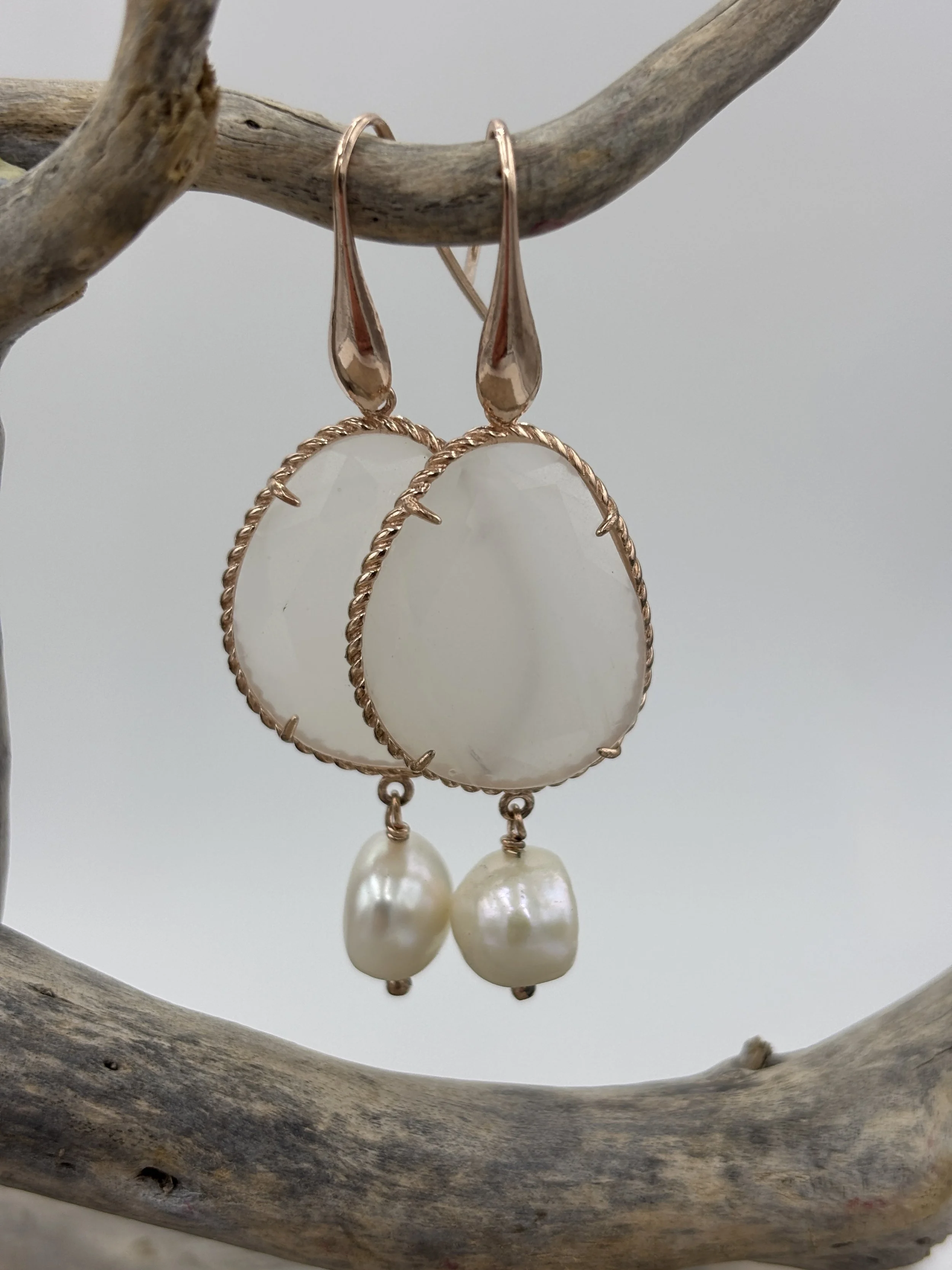 'Celeste' Freshwater Pearl and White Agate Earrings