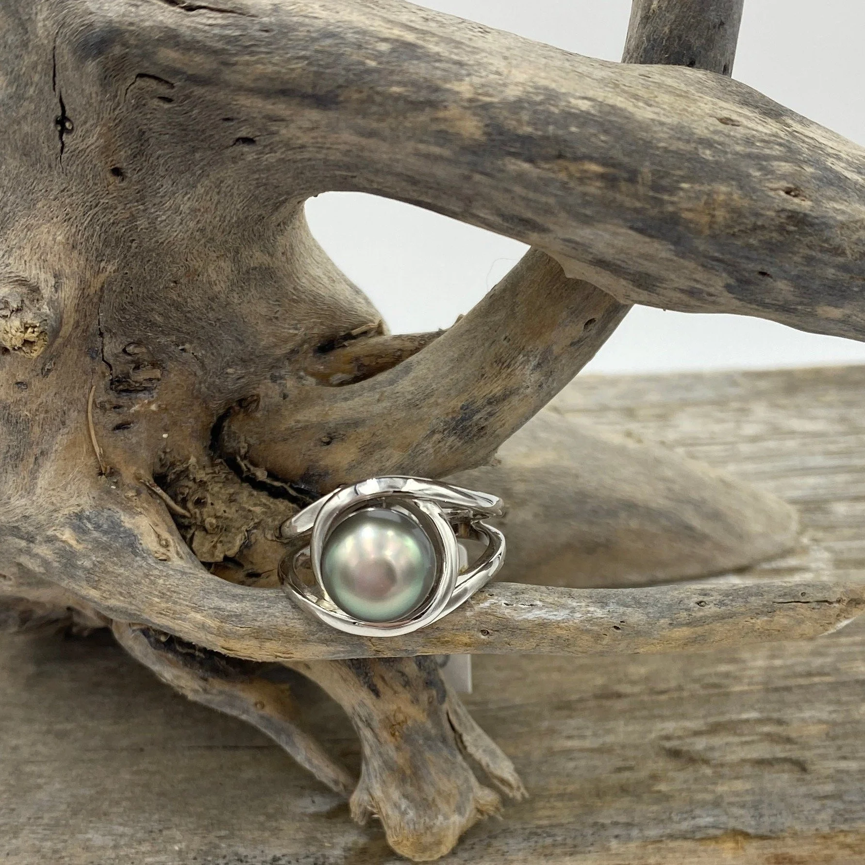 'Jackie' Tahitian  South Sea pearl ring