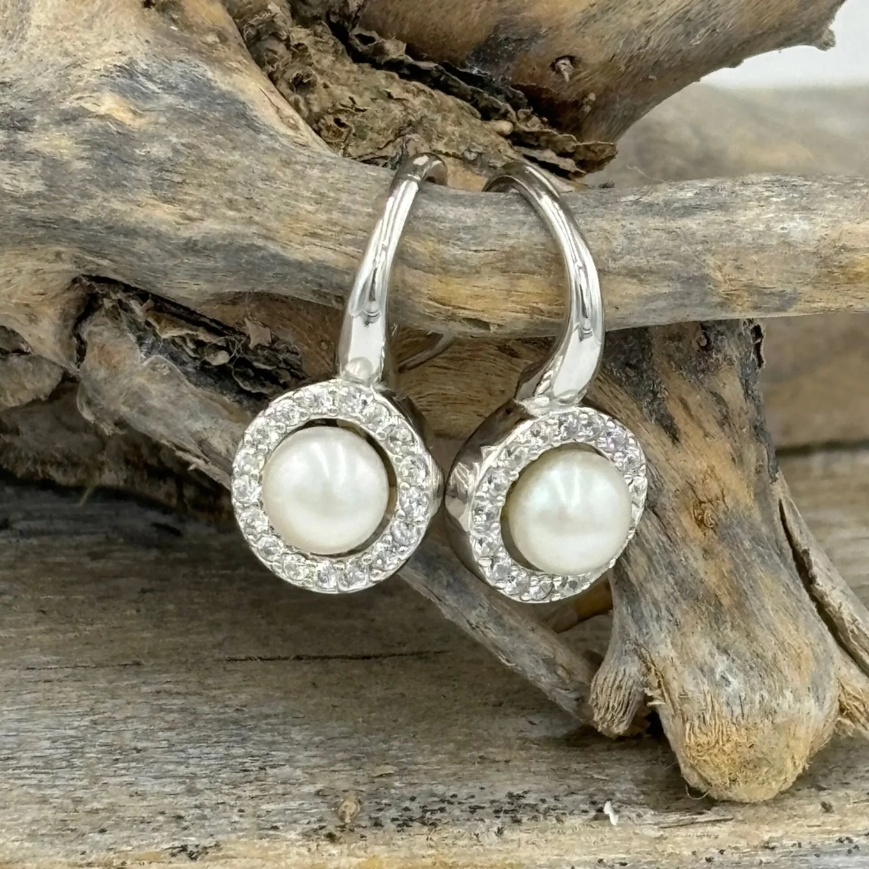 'Grace' Silver Hook Freshwater pearl earrings
