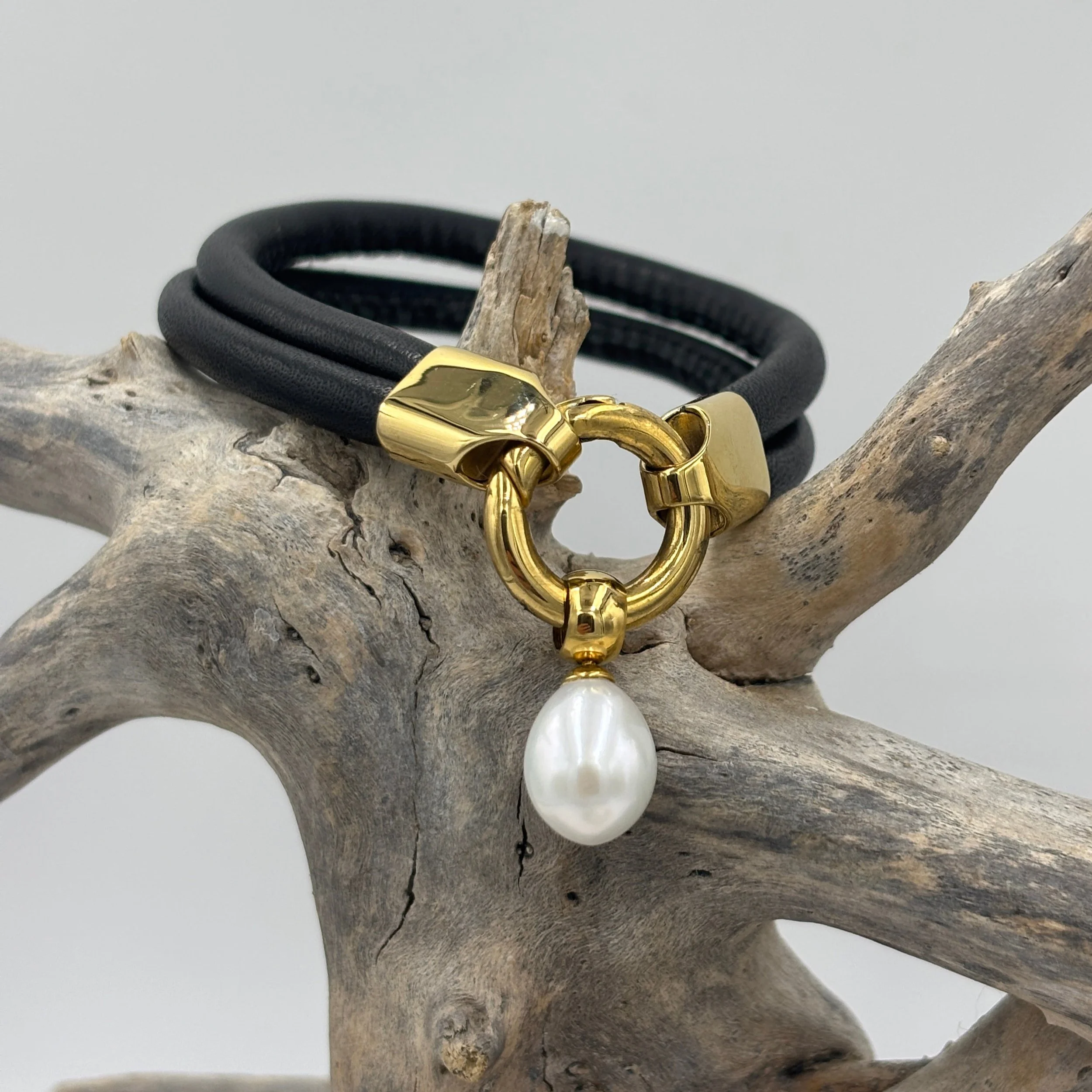 'Jennifer' Leather and Drop Freshwater Pearl Bracelet