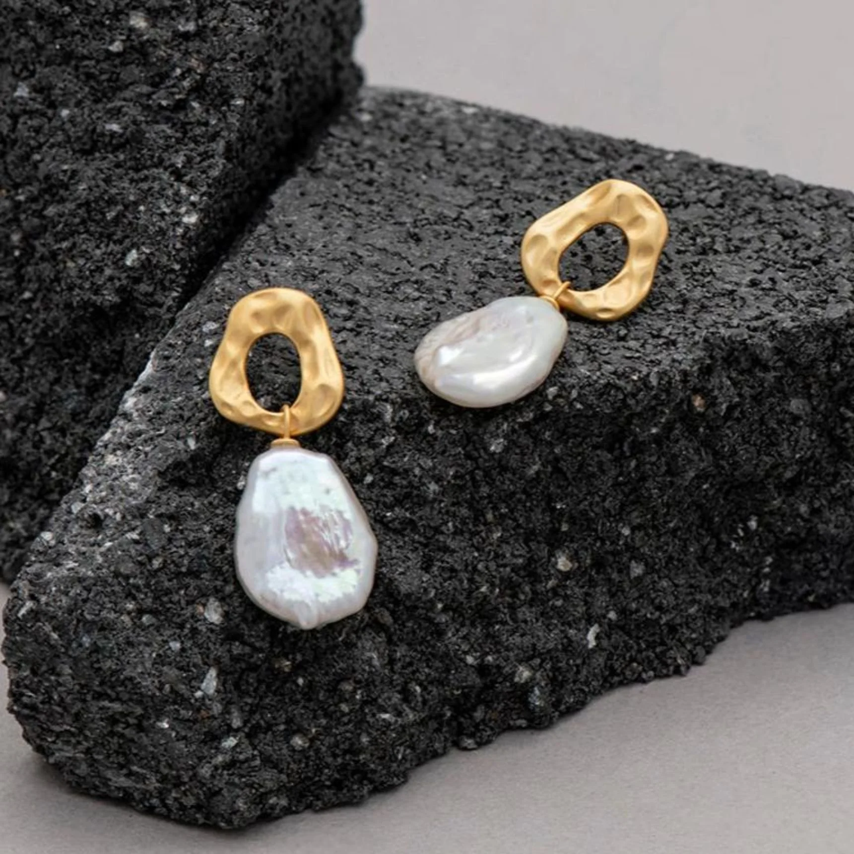 'Rockpool' Freshwater Pearl Earrings