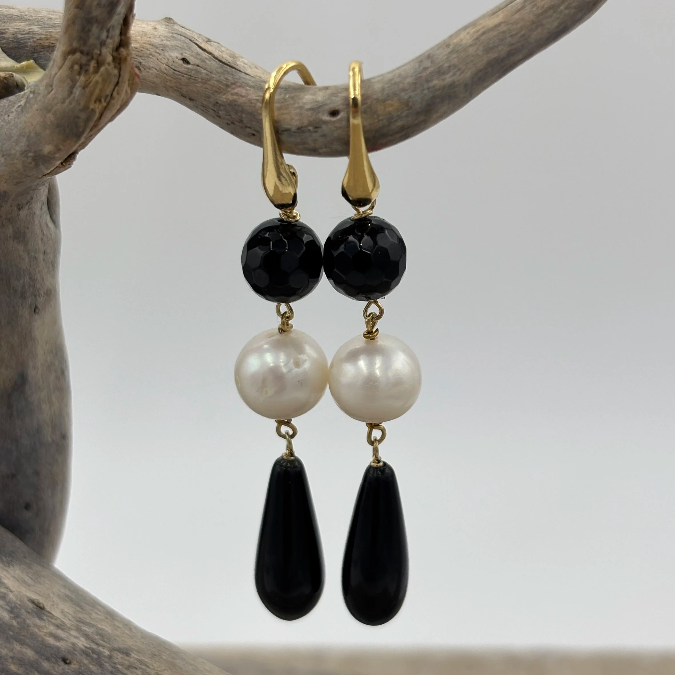 'Shadow' Freshwater Pearl and Black Agate Earrings