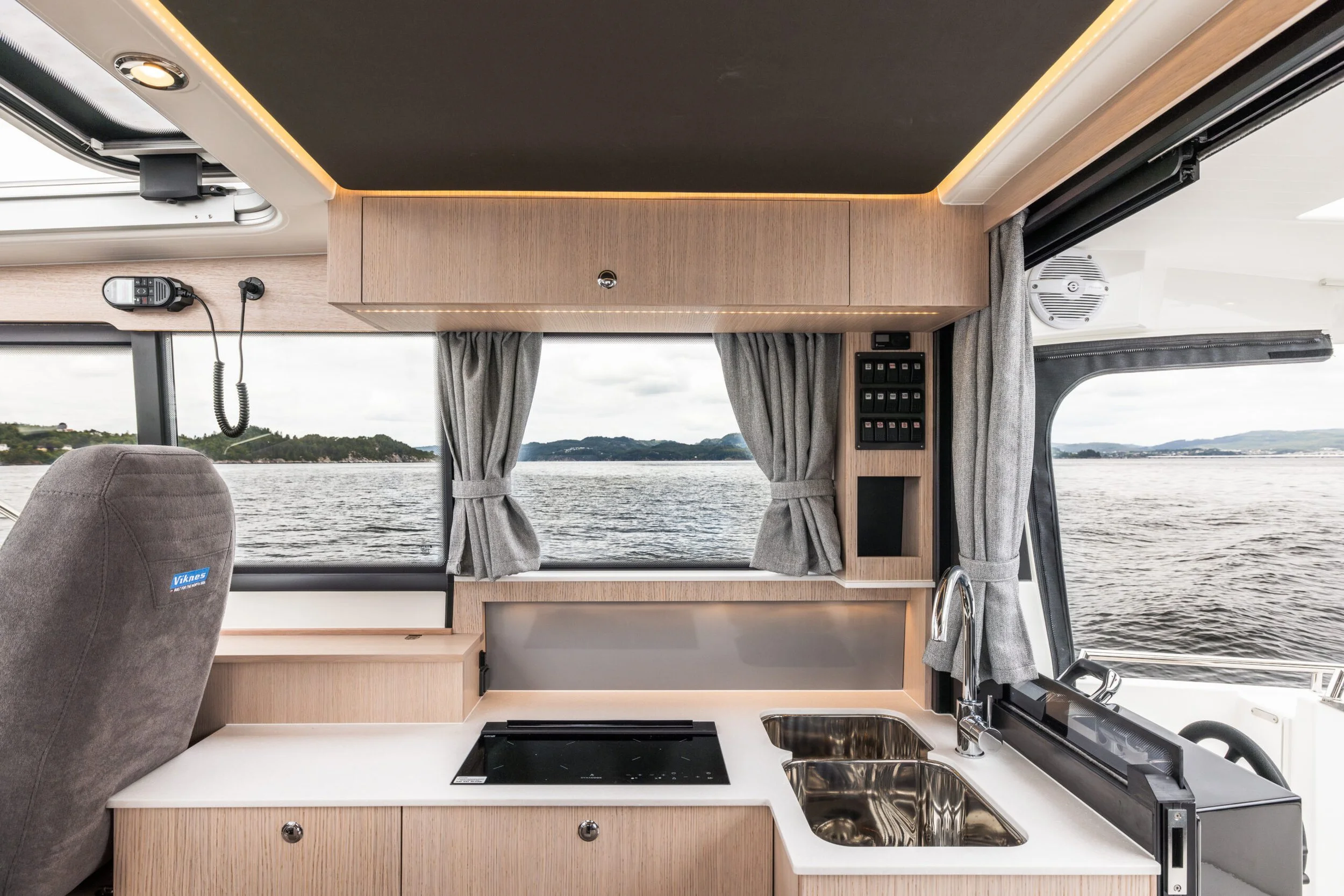 Viknes-10-5027-Galley6.jpg