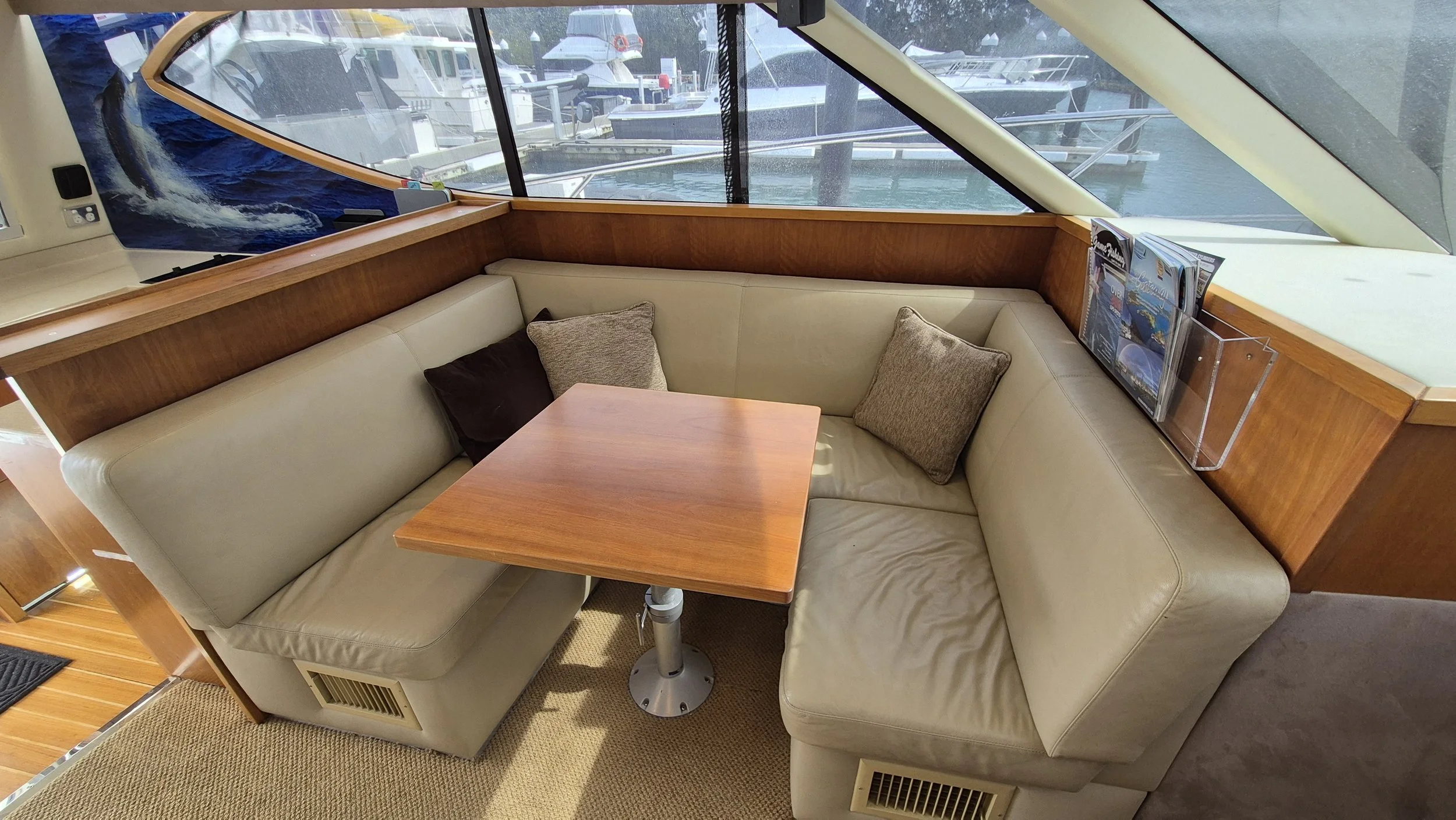 Saloon1.jpg
