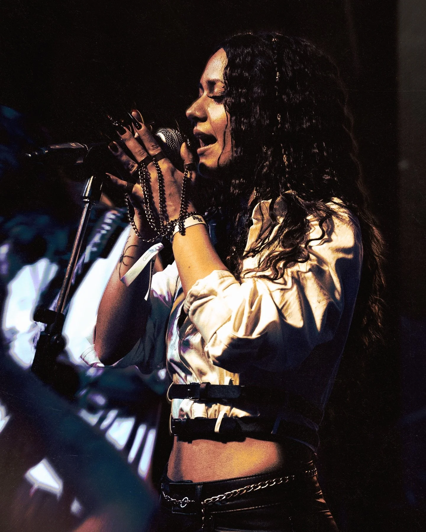 @felishaandthejazzrejects - 03/21/2026

Closing out @somafestbc at @redgateartssociety 
.
.
.
.
.
.
.

All photographs on this instagram account are the property of Jackson Iseli &copy; are provided for your enjoyment. For licensed use or inquiries, 