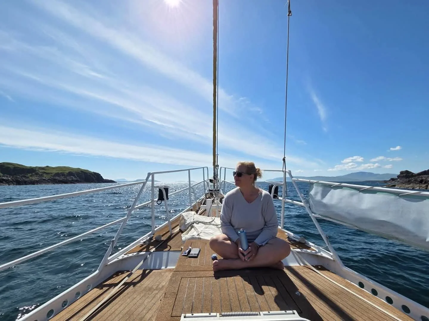 Leigh on the Bow of Zuza.jpg