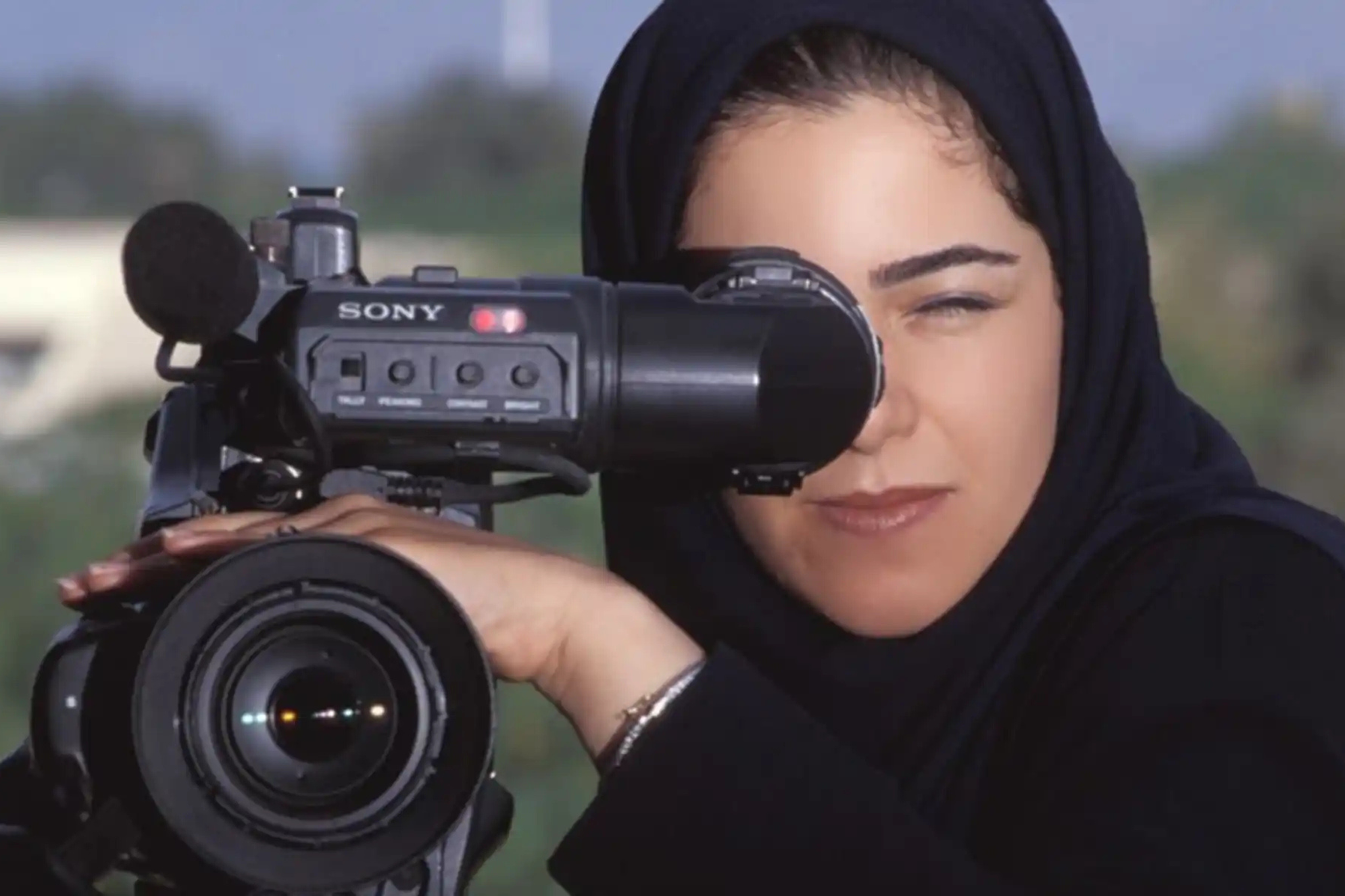 Screening and Filmmaker Q&A: Kalling (کالینگ), with Mozhgan Pazooki ...