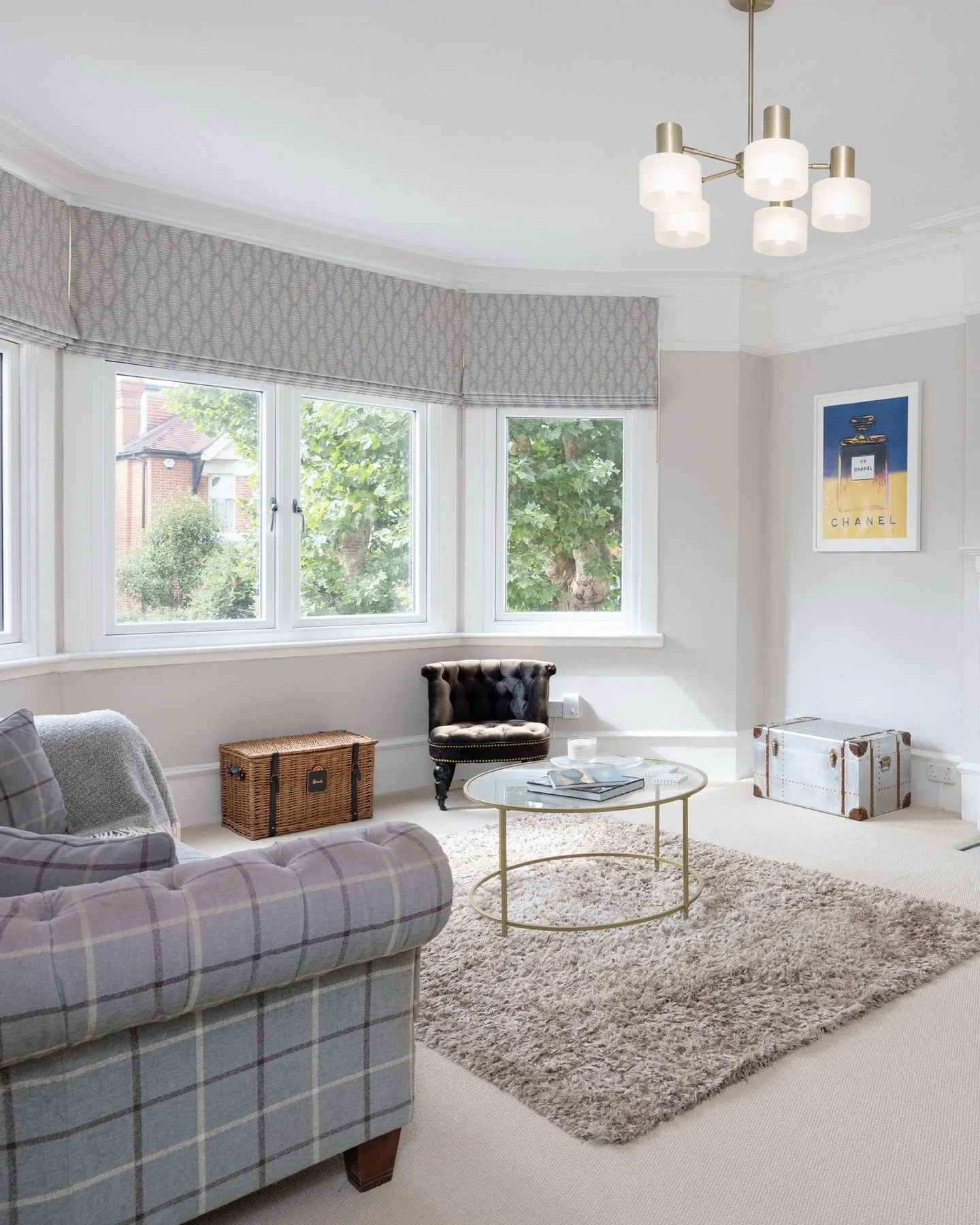 Light, balance and a clear sense of space.
Photography that feels fresh and effortless &mdash; because the details matter.

📩 DM to book or tap the link in bio.
#PropertyPhotography #InteriorPhotography #LondonProperty #EstateAgentMarketing #MaysFlo