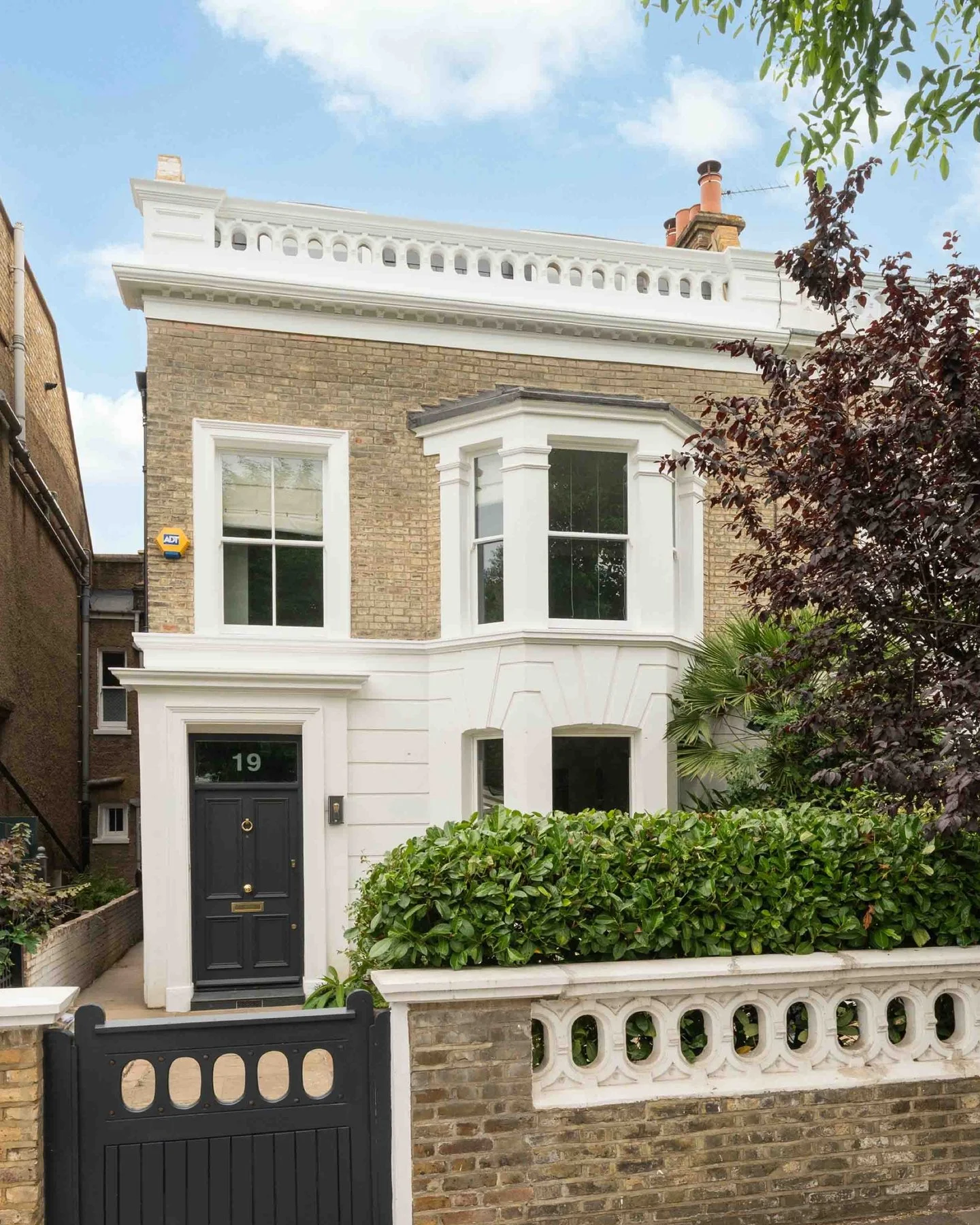 Victorian charm meets modern elegance 🏡

Step into this beautifully designed Victorian family home, where timeless architecture meets bright, airy interiors. With three floors of sophisticated living, a state-of-the-art kitchen, and a tranquil locat