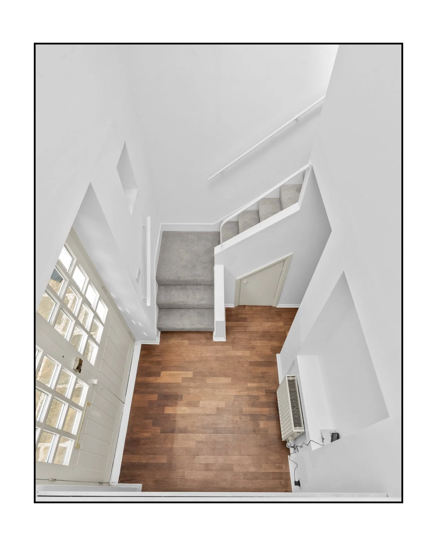 Behind the lens 📸

This mews cottage presented a very different challenge to the dramatic loft &mdash; here, the story is all about light and surprise. The standout feature is the vast rooflight running the length of the upper floor, and we let it d