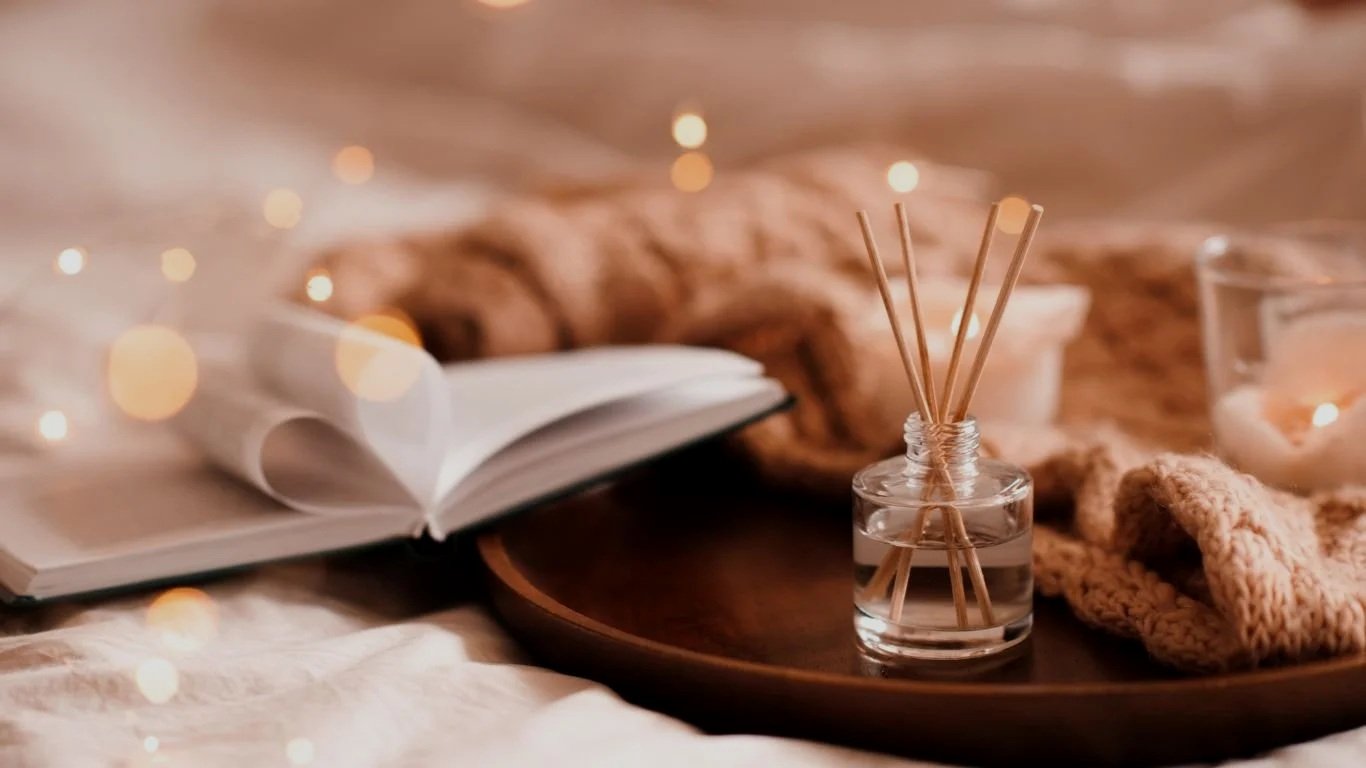 Her får du kunnskap, trygghet og verktøy som hjelper deg å balansere hormonene, stoffskiftet, fordøyelsen og nervesystemet ditt på en naturlig måte