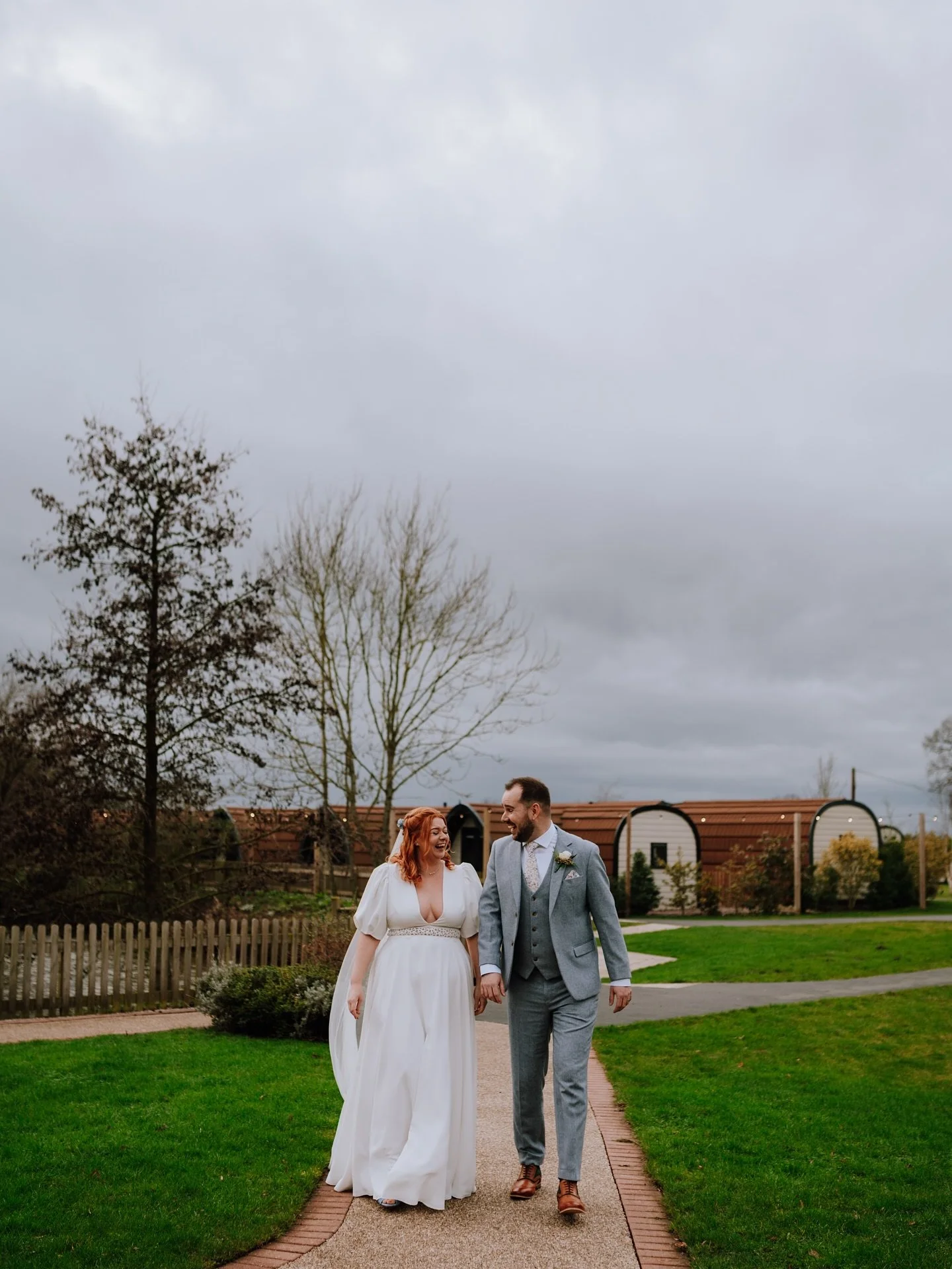 A huge congratulations to Rachel &amp; Tim who got married yesterday at @hanburybarnsvenue 

 What an absolutely stunning day, and the most amazing couple and guests ✨

#HanburyBarns #WestMidlandsWeddingPhotographer #BohemianRosePhotography #Birmingh