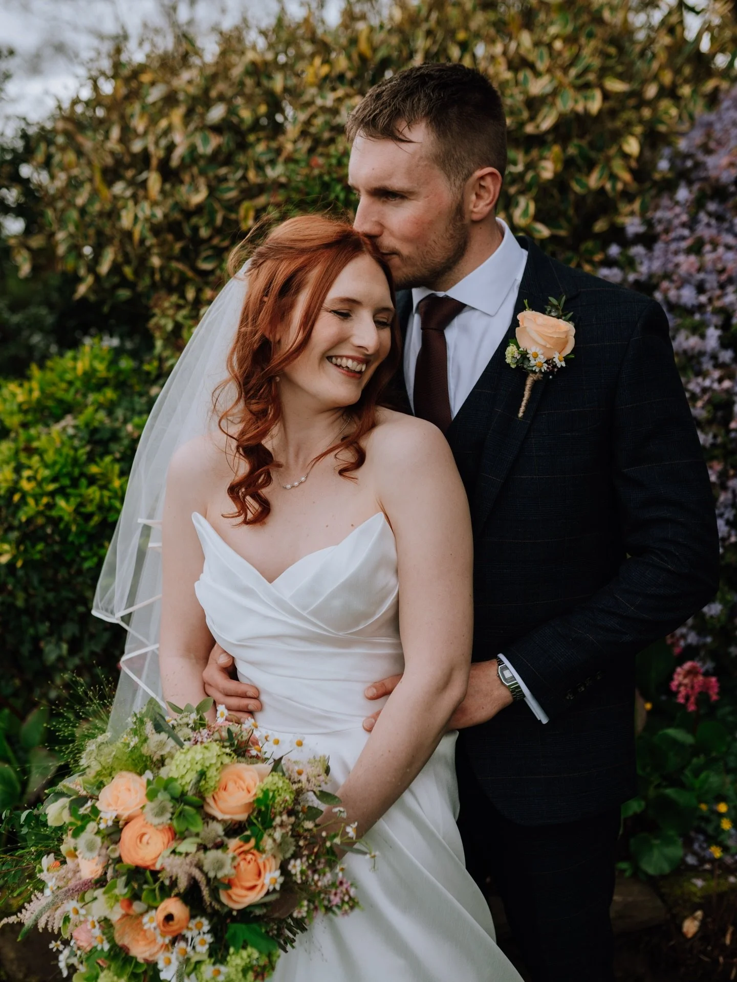 Ryan &amp; Abbie ✨ @theashesbarns 

What a stunning day&hellip; and stunning couple! Fab day working alongside the team and @lazy_marmalade 🔥