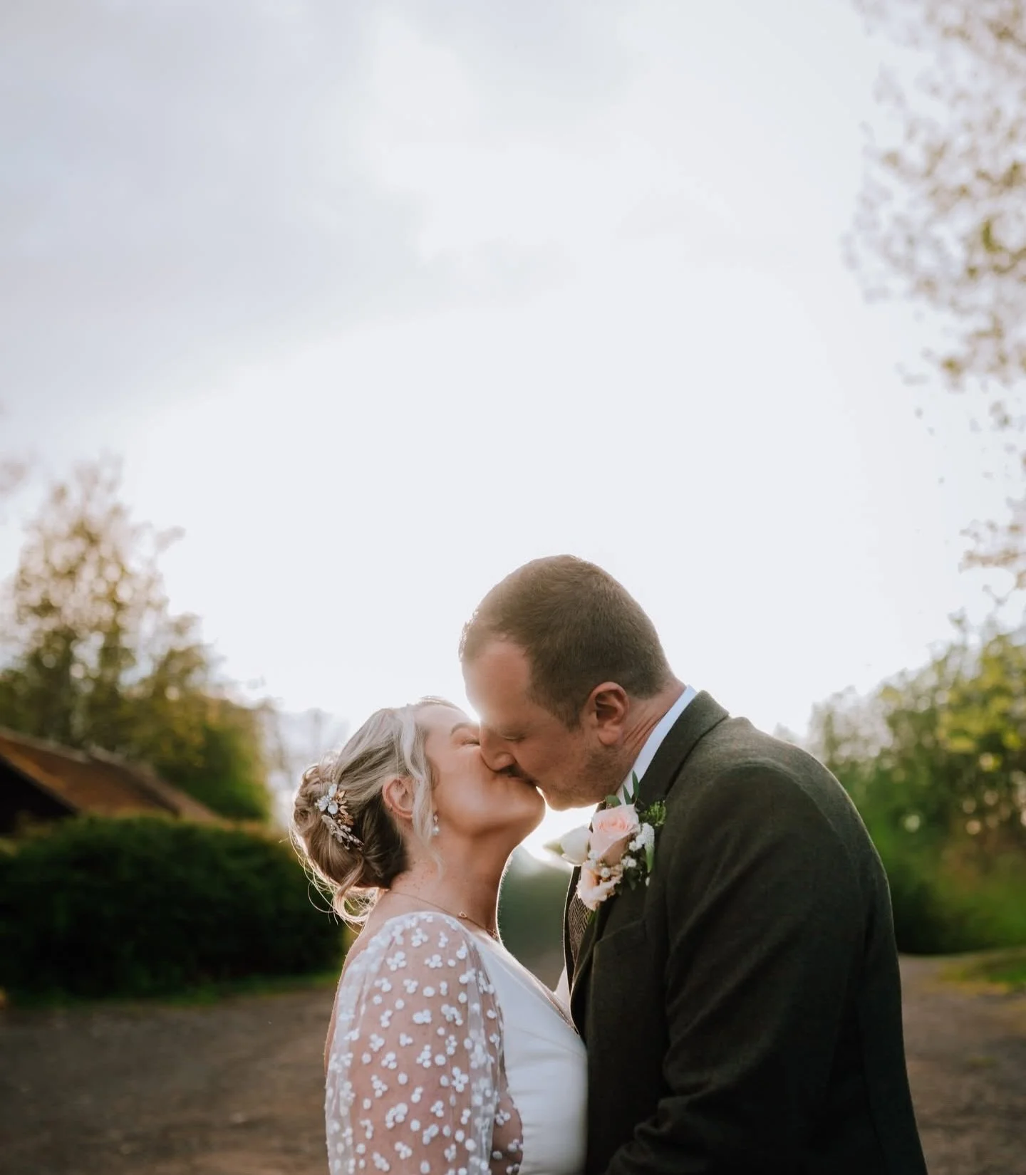 Wedding season is well and truly in swing now! ✨ 

#BohemianRosePhotography  #BirminghamWeddingPhotographer #ElmbridgeFarmWedding #Droitwich #CandidLove
