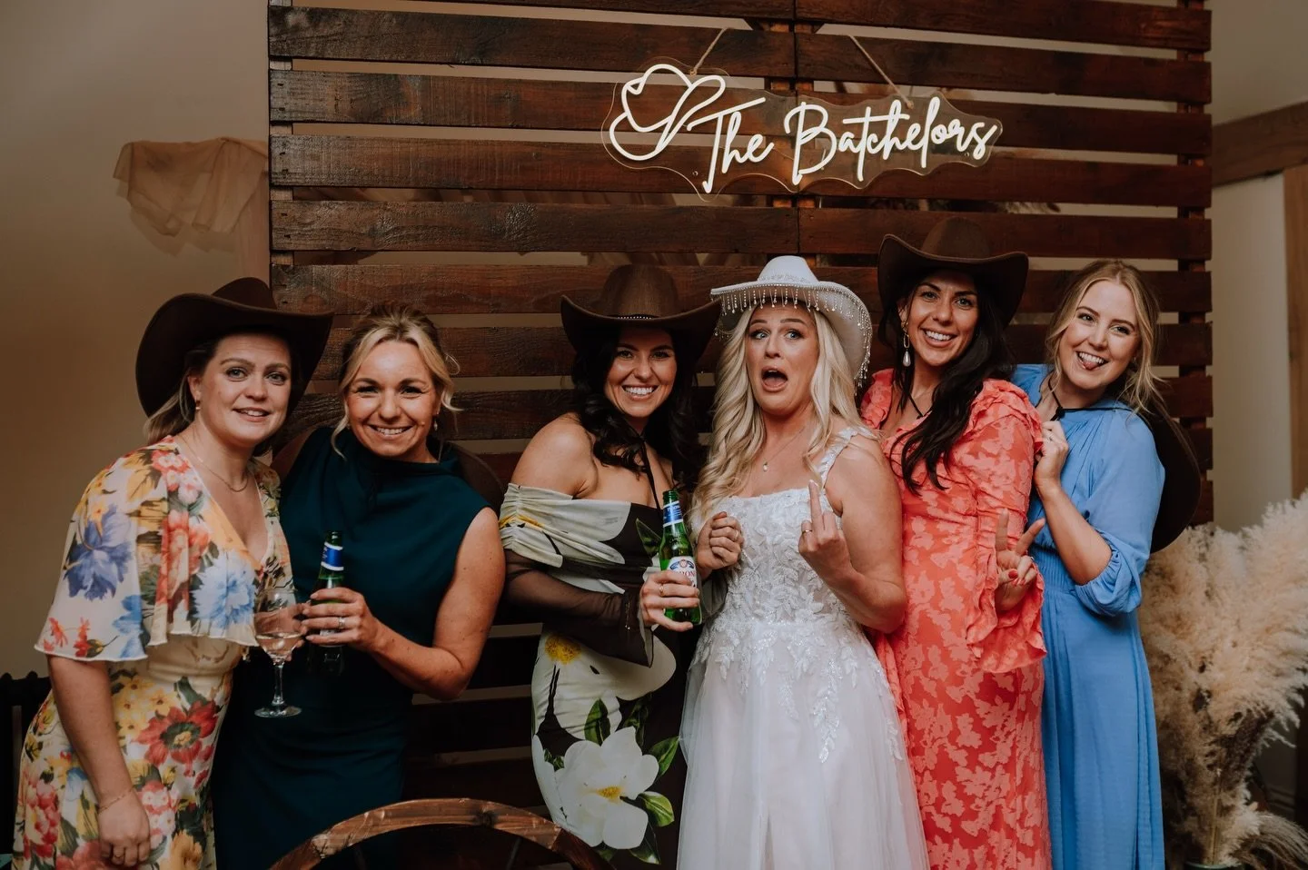 Evening celebrations with the bride and her girls ✨

#WeddingPhotography #EveningReception #BrideAndFriends #WeddingPhotographer #WeddingMoments