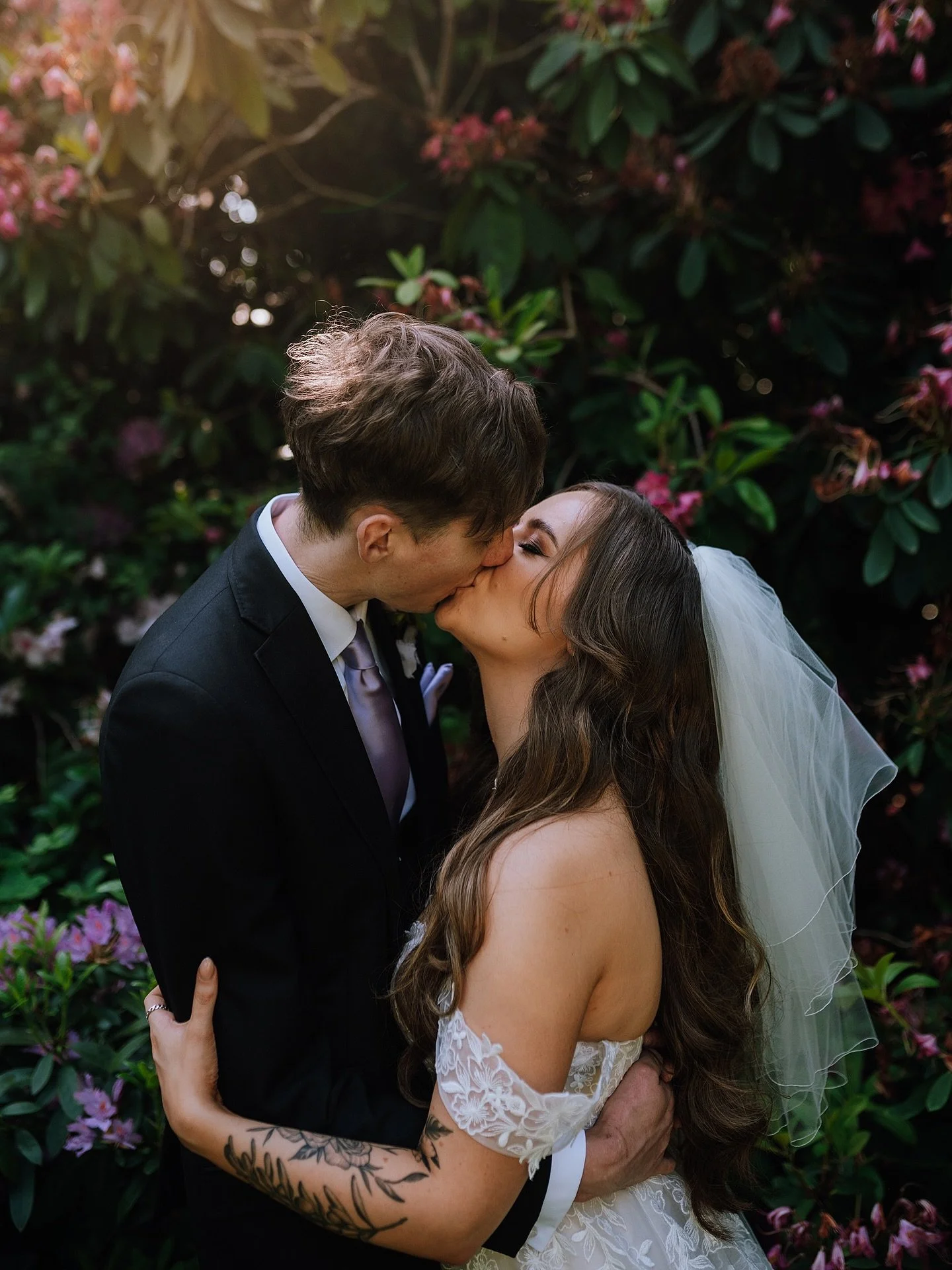 Congratulations Will &amp; Louise!! @pendrellhallvenue ✨

@wed2b 
@peterposhsuit 
@carrie_elizabeth_jewellery 
@jamiefergusonfilms 
@makeupbyvickibx 
@katedarbyhair 
@bloom_collective