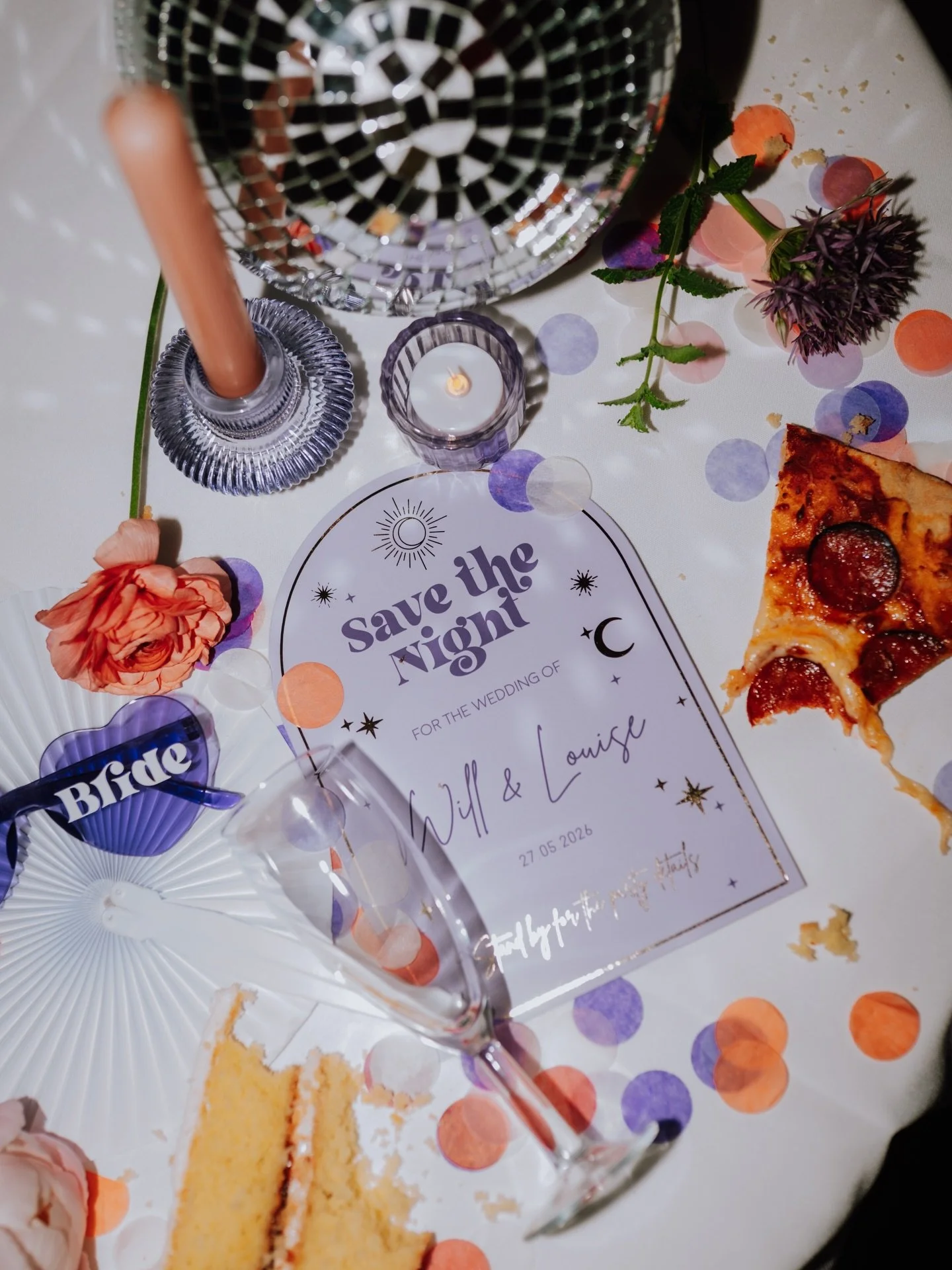 I don&rsquo;t get to do these kind of shots often, but my oh my&hellip; do I love them!! ✨ 

#BohemianRosePhotography #EveningFlatLay #PartyTime #PendrellHall #StaffordshireWeddingPhotographer