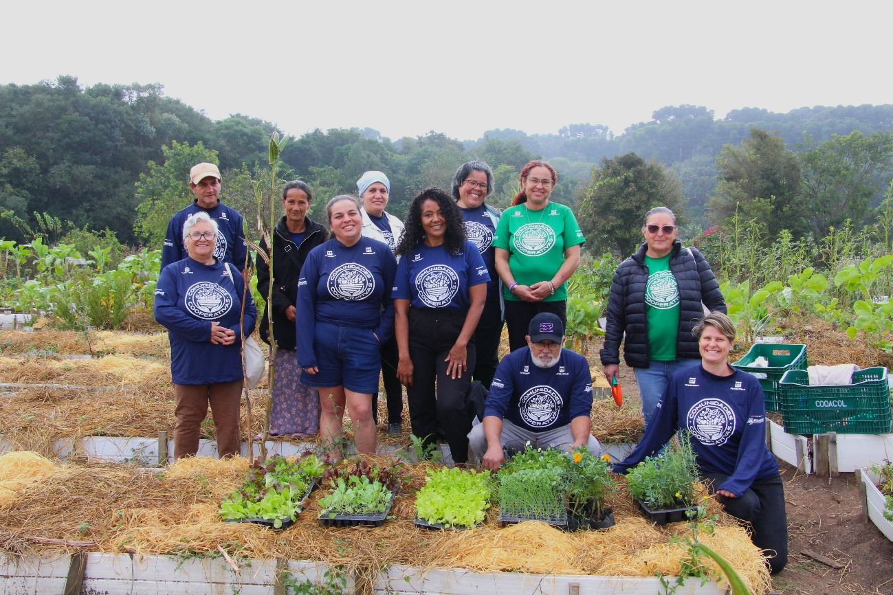 Alunos de Agroecologia Urbana recebem canteiros para atividades práticas na Horta Monteiro Lobato