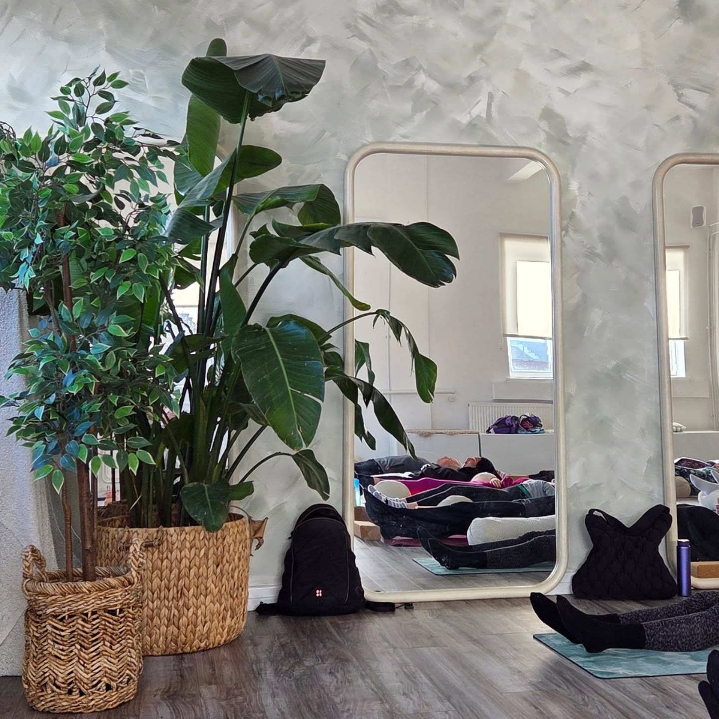 So lovely to see you all @nest.glasgow again this morning, thank you for your beautiful warm energy

🤍

Vinyasa flow, adding layers where we needed
Yin release
Tea &amp; goodies

🤍

A super chill Sunday

🤍

Come join us next time in Glasgow? 
Satu