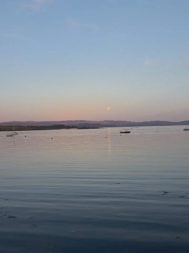 April 🌻

You were a lovely mix of Glasgow and Argyll, sun and snow, but can you please not have been our summer. 

Coming up in Spring so far:

Balinakill retreat ✨️ 
Ardrishaig mega yin ✨️

More of these post class sun sets!