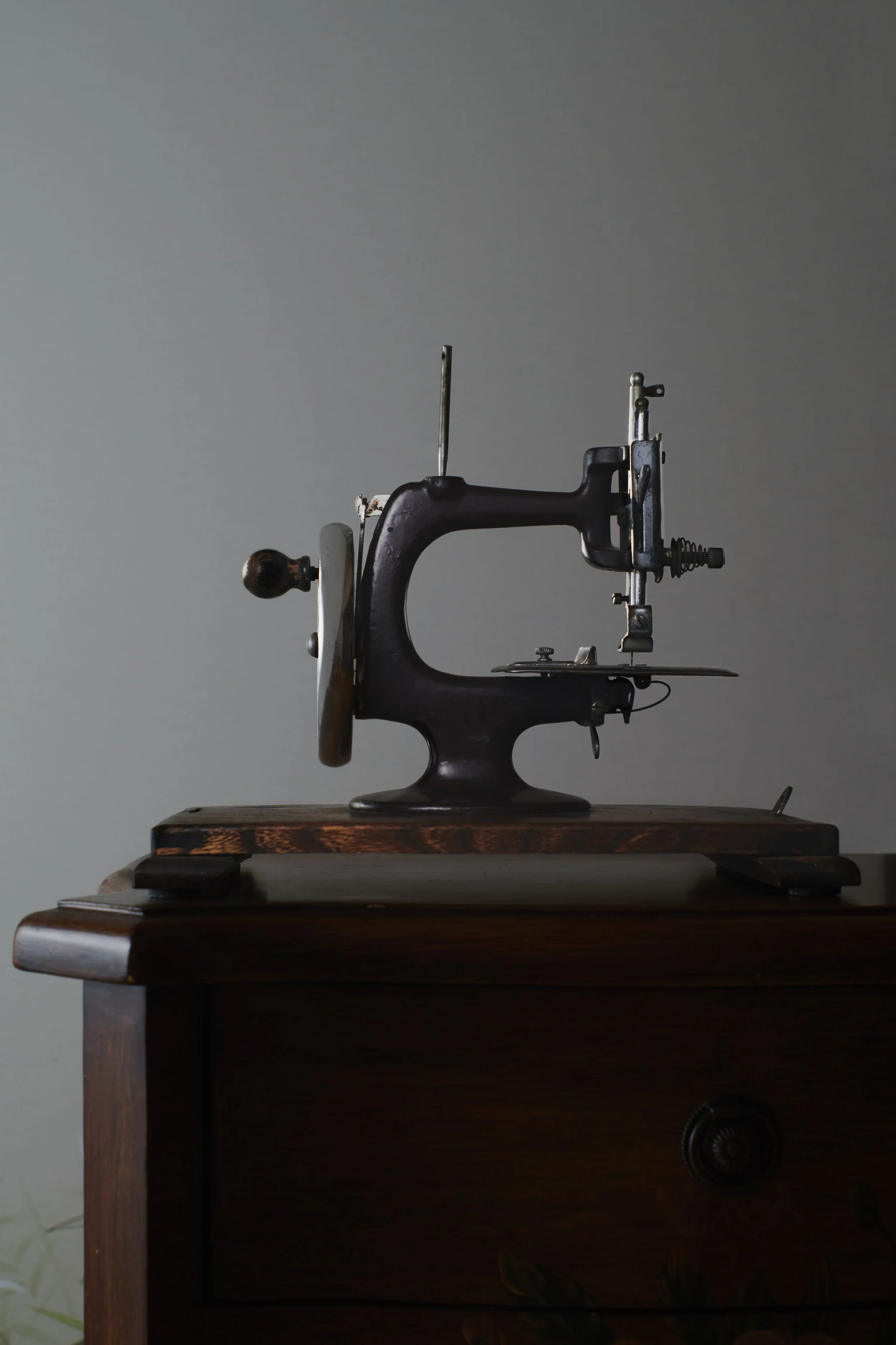 OldSewingMachine.jpg